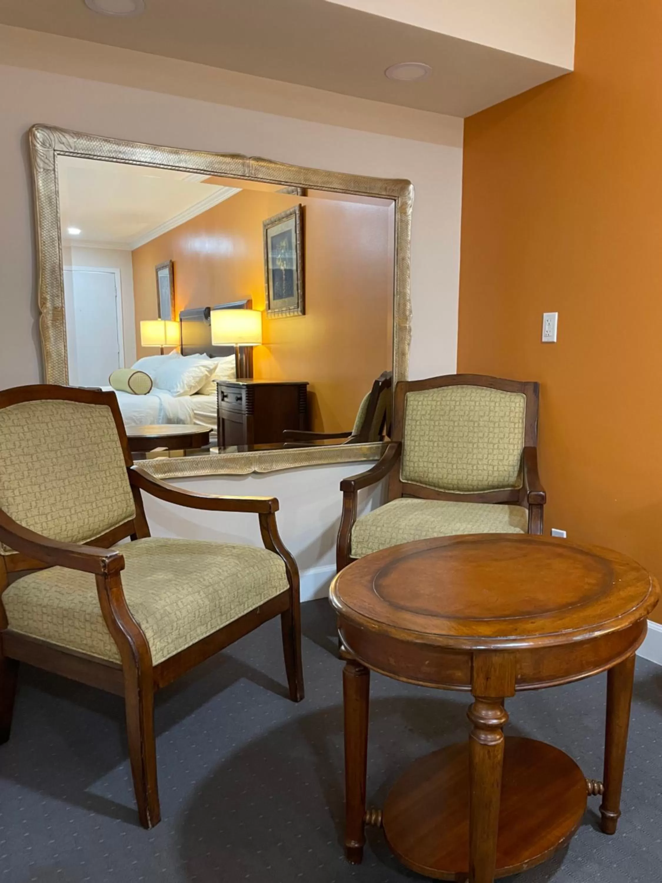 Seating area in Howard Johnson by Wyndham Ridgecrest, CA