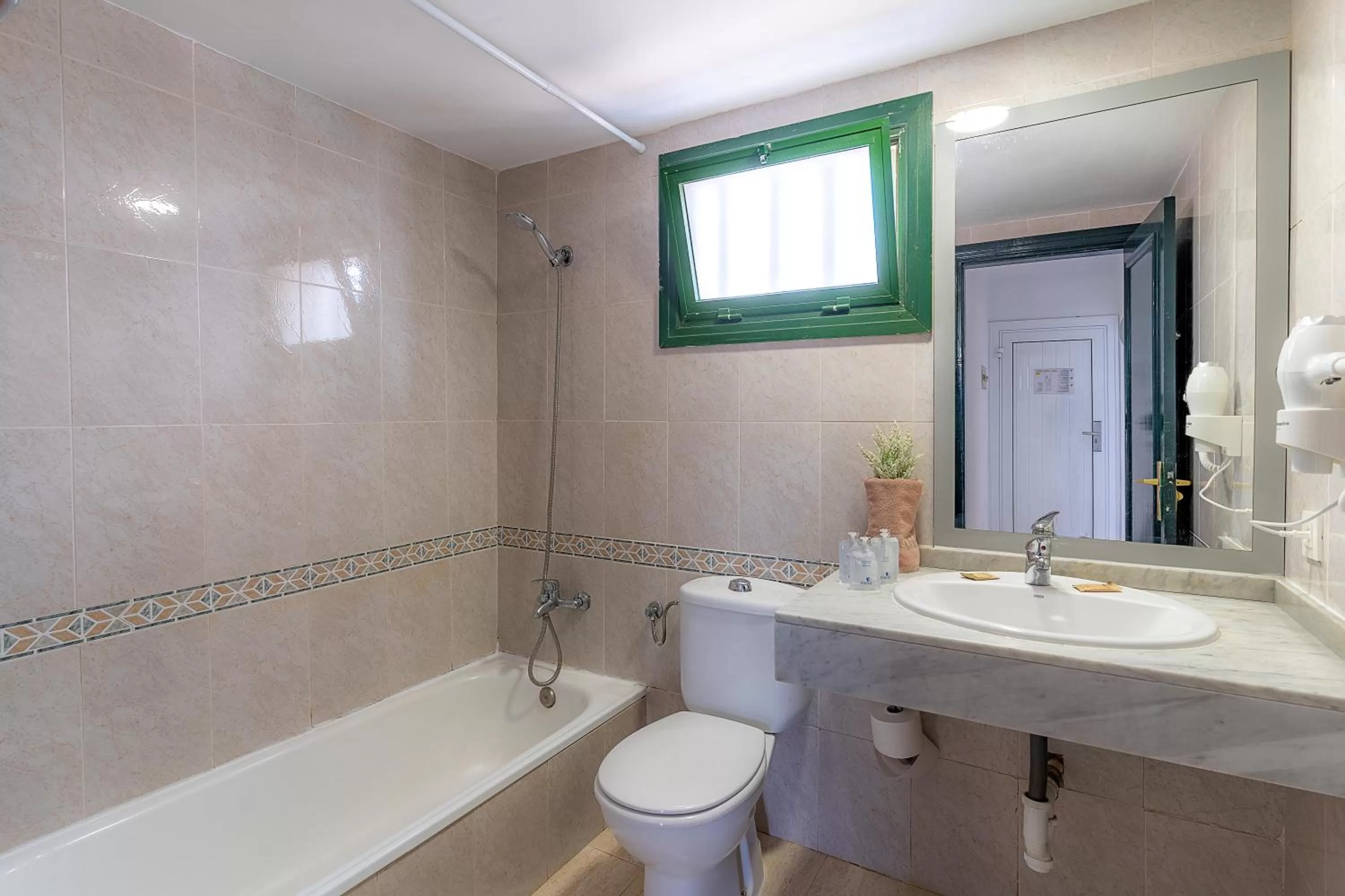 Two-Bedroom Apartment (4 Adults) in Hotel Siroco - Adults Only 18