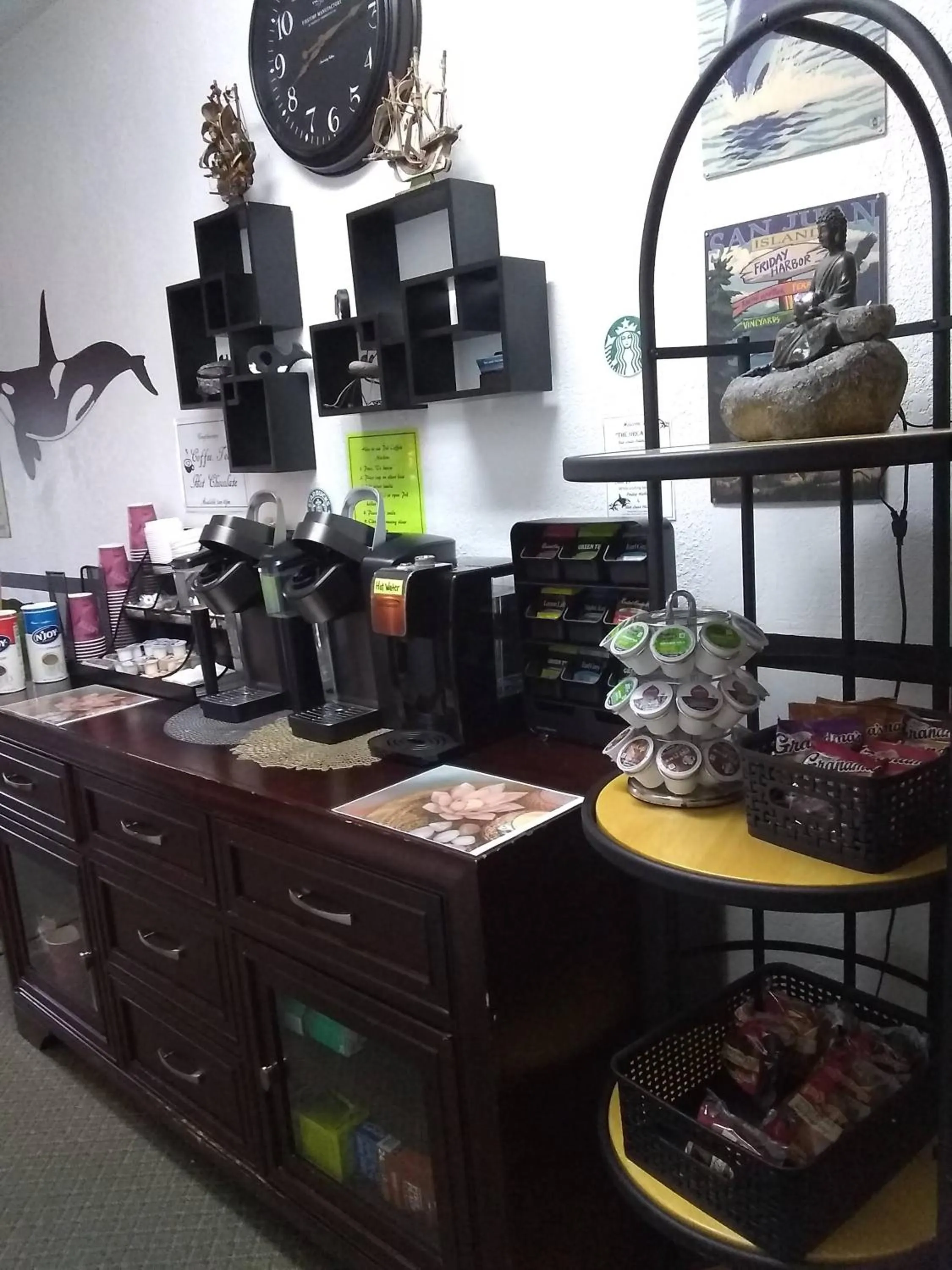 Coffee/tea facilities in The Orca Inn