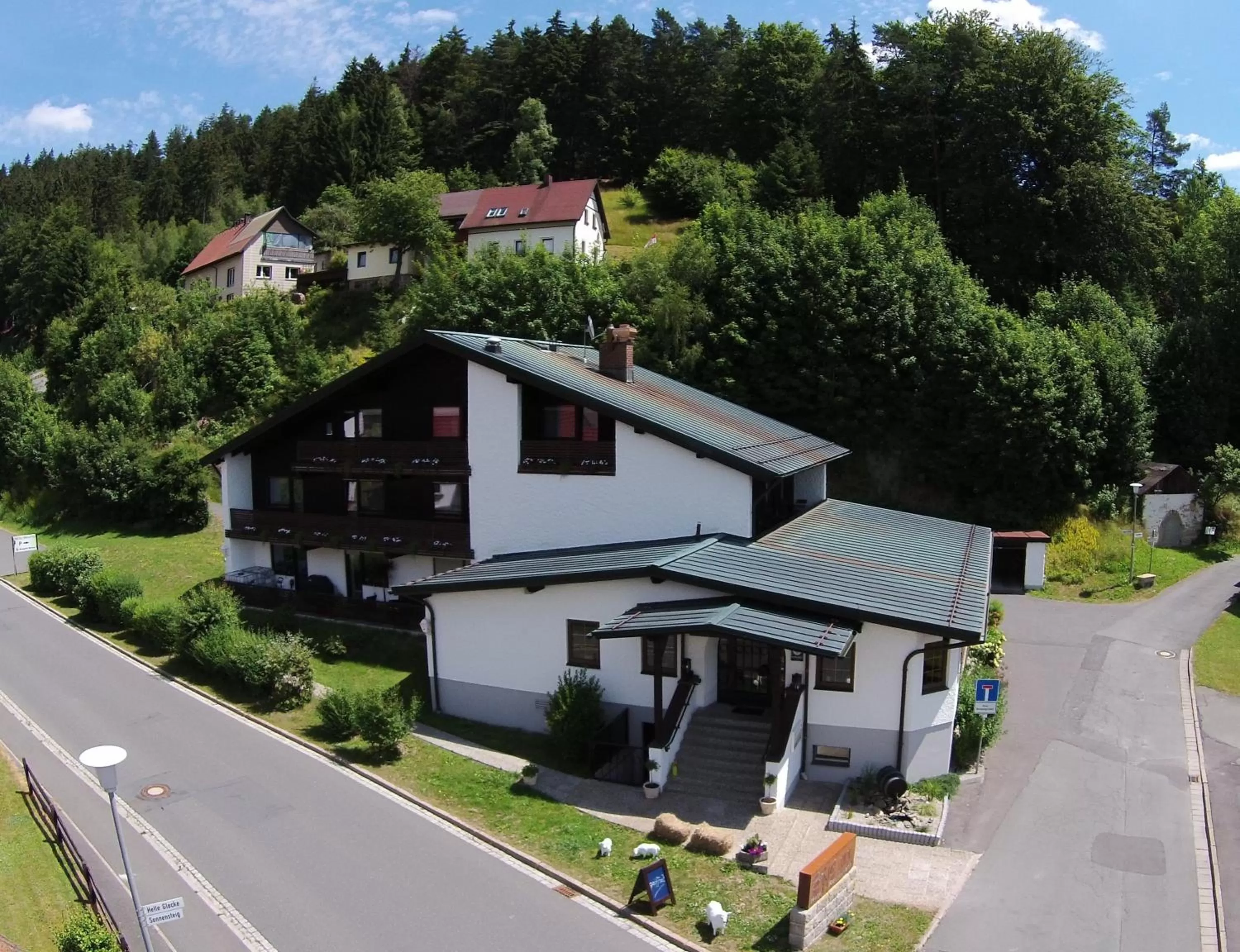 Facade/entrance, Property Building in Hotel Restaurant Brigitte