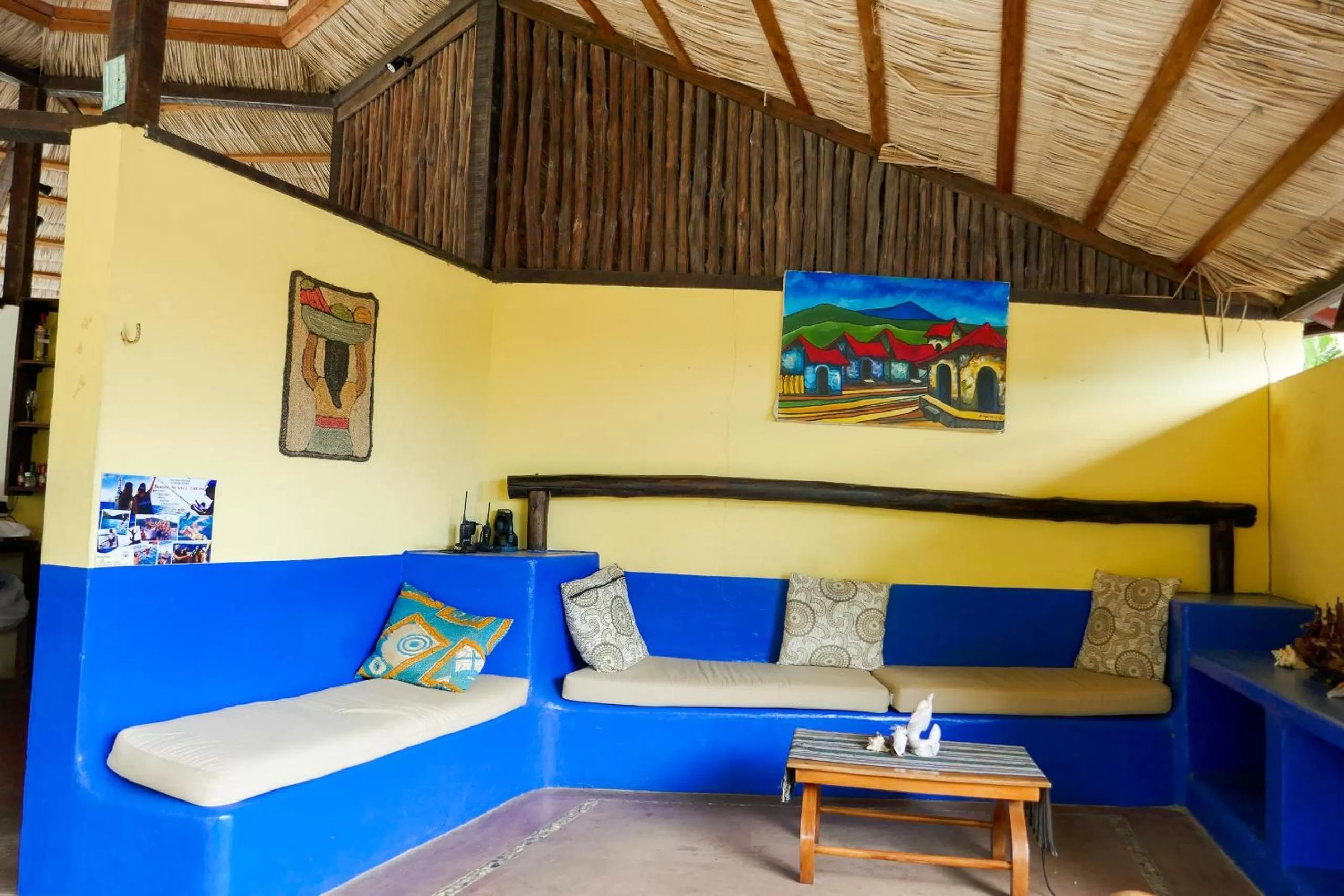 Communal lounge/ TV room in El Pacifico Hotel