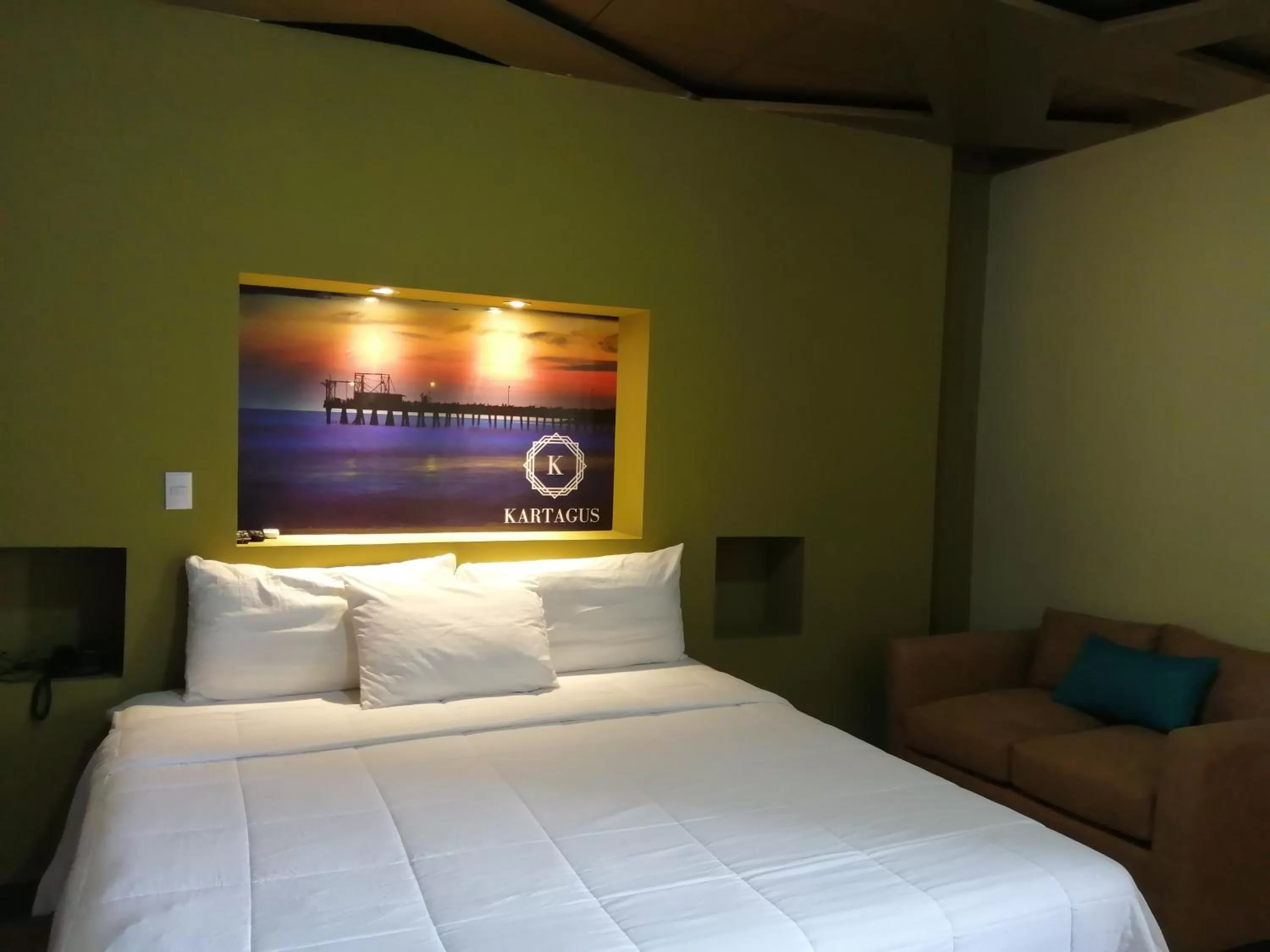 Bed in Kartagus Hotel