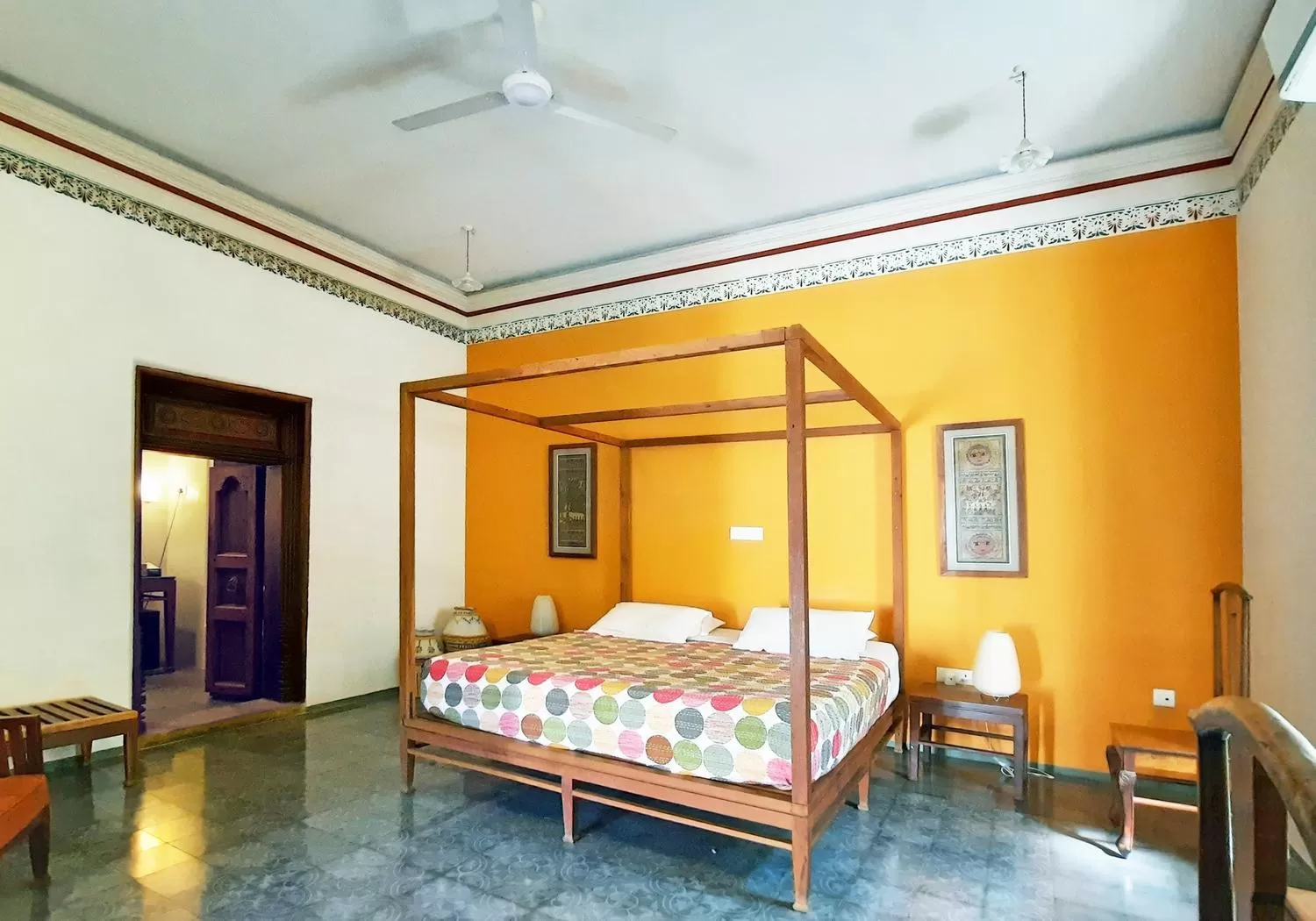 Bed in Saratha Vilas Chettinad