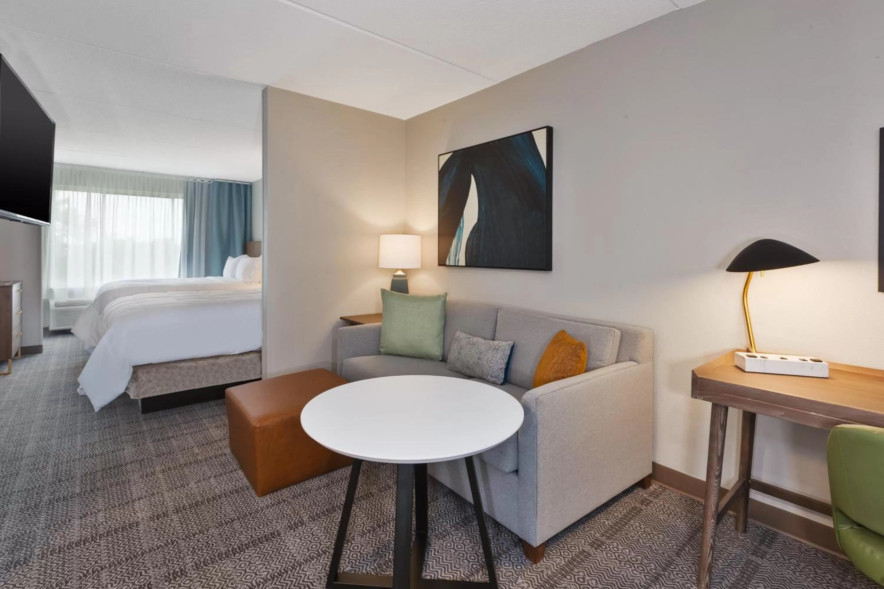 Photo of the whole room, Bed in Staybridge Suites Pittsburgh Airport by IHG