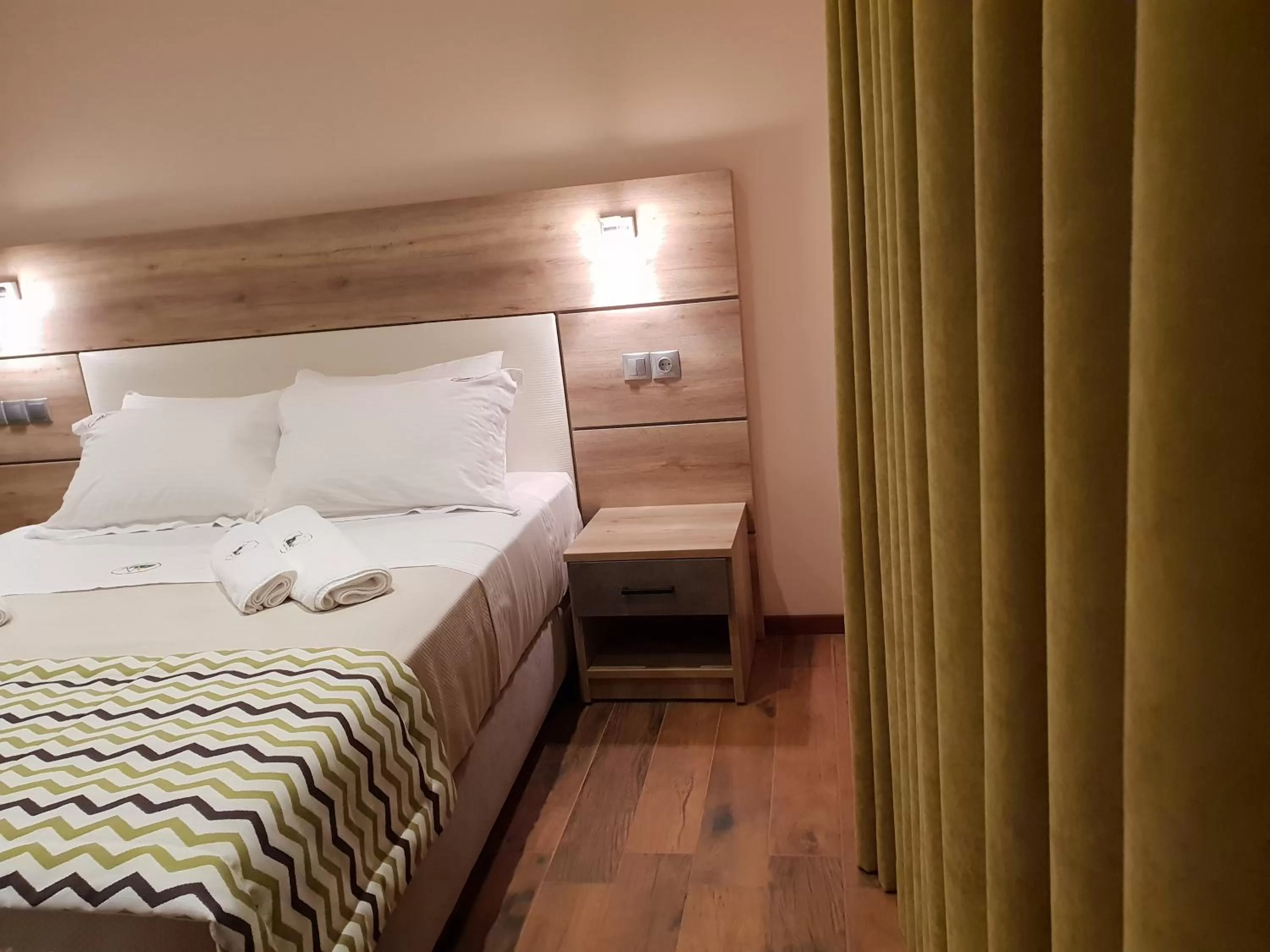 Photo of the whole room, Bed in Mondeus Inn Luxury