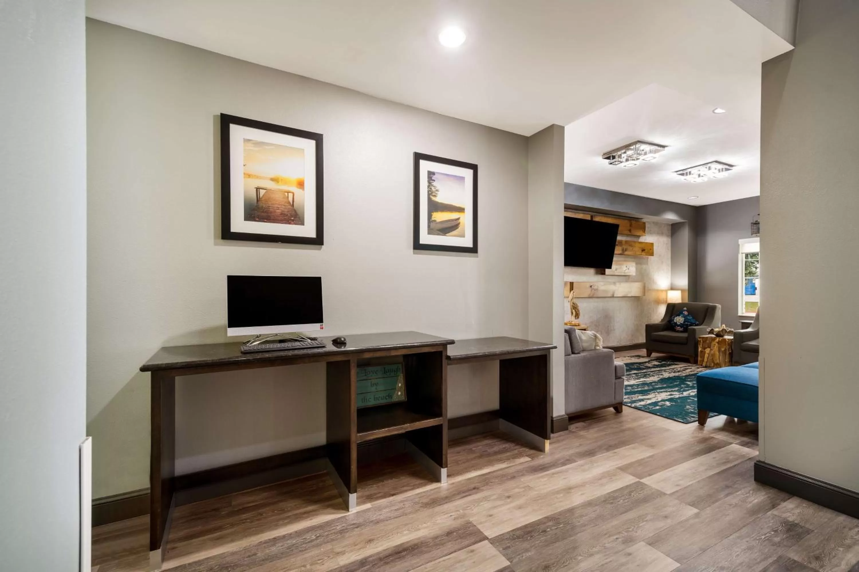 Business facilities in Best Western Plus Lake Dallas Inn & Suites