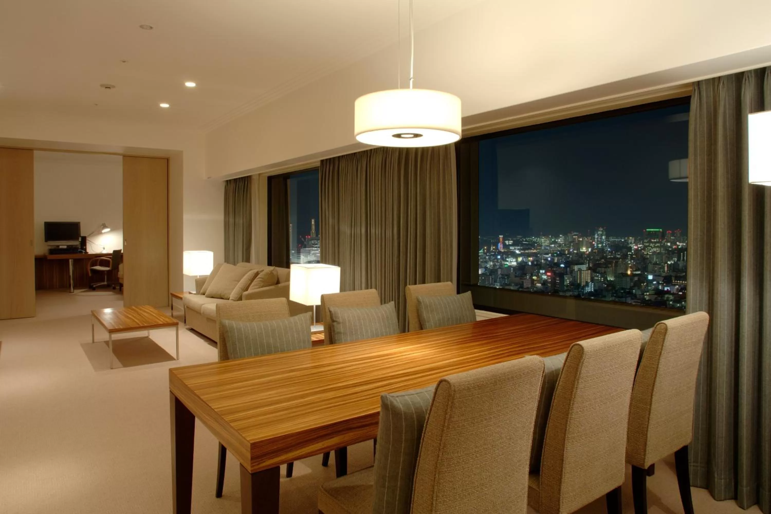 Photo of the whole room in ANA Crowne Plaza Kobe by IHG