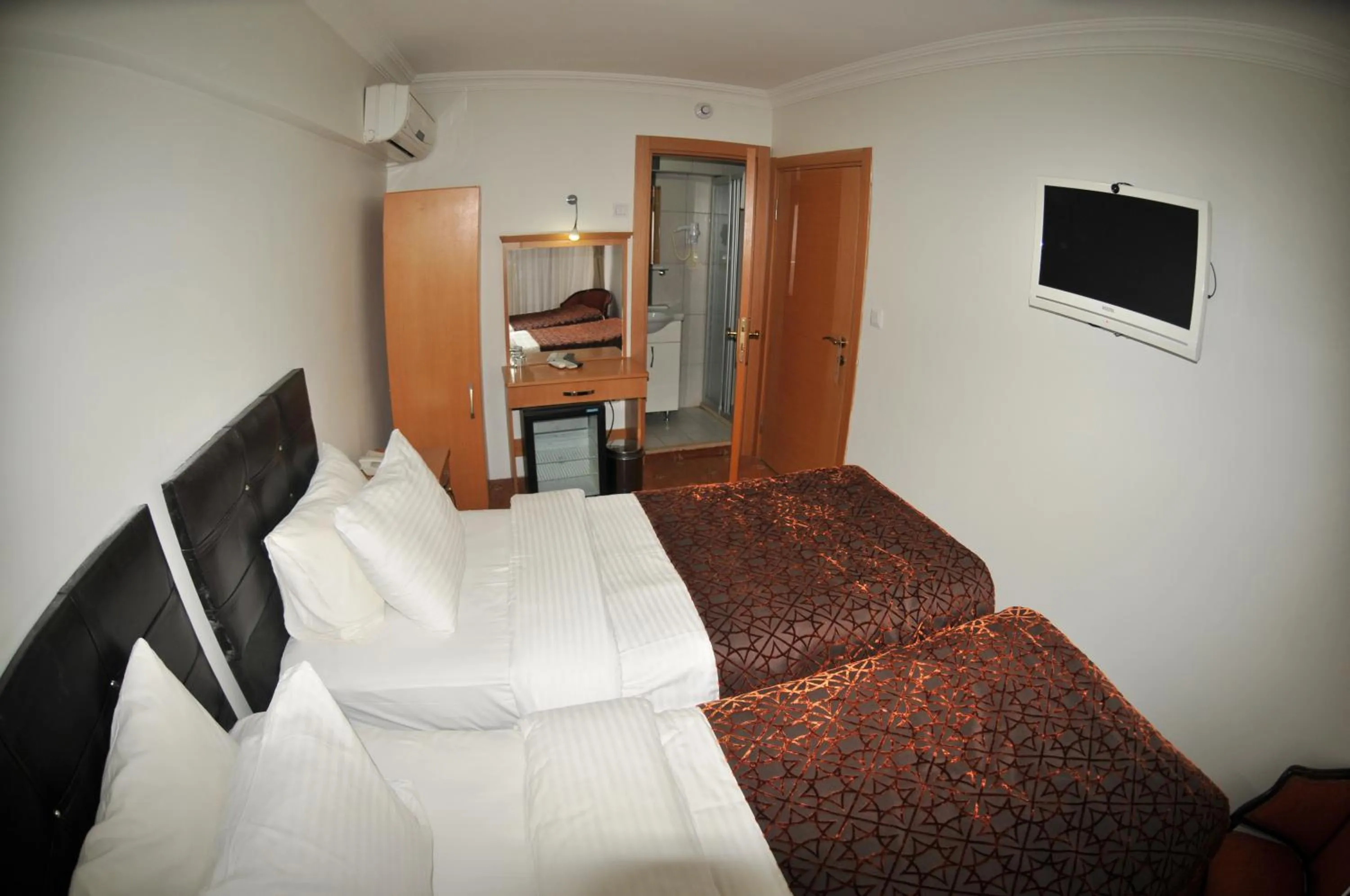 Photo of the whole room in Palace Point Hotel