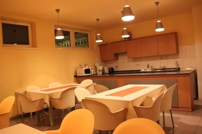 Restaurant/places to eat, Kitchen/Kitchenette in Teke Bowling Centrum és Sport Panzió