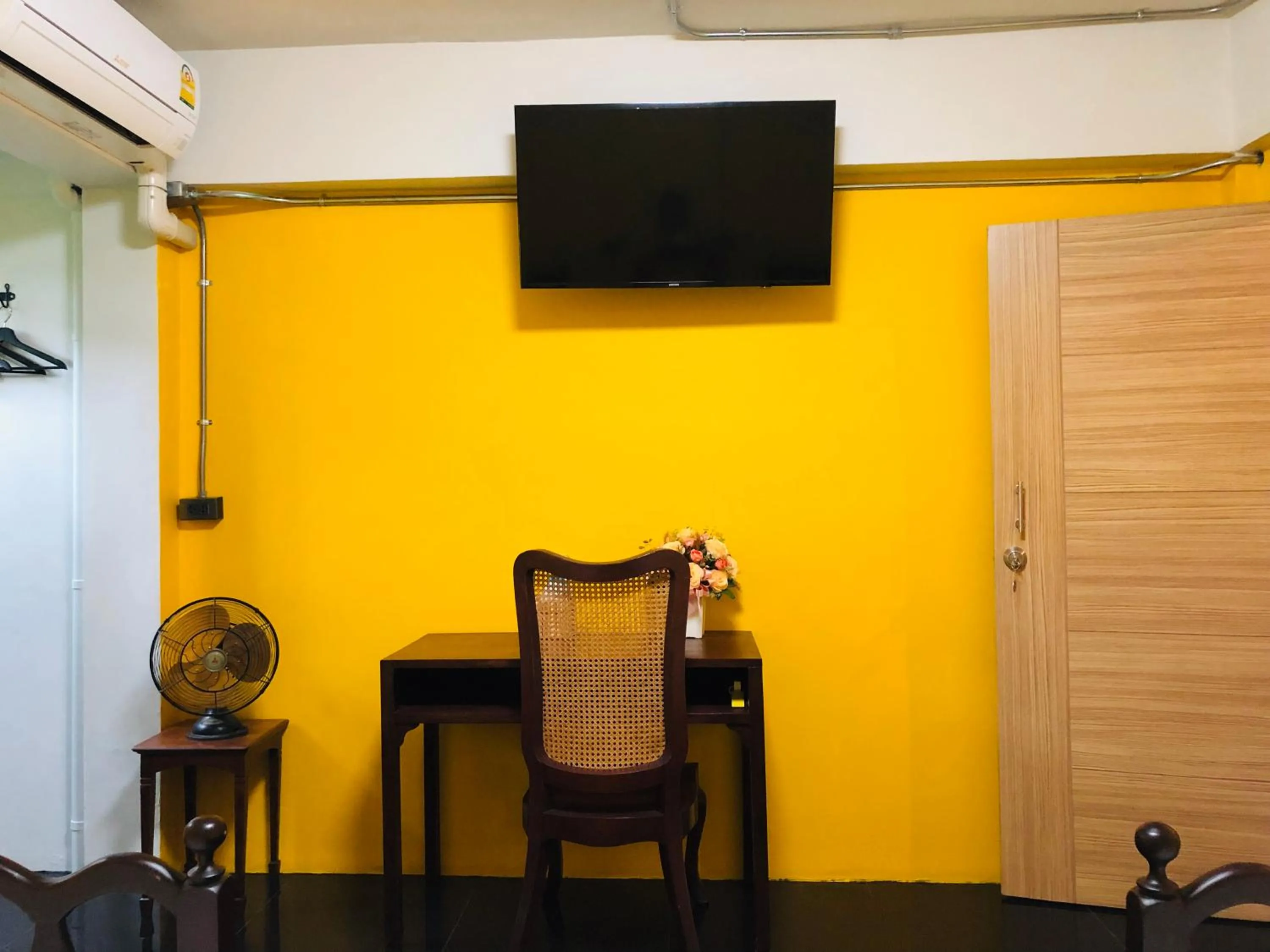 Shower in Baan Lung Poshtel