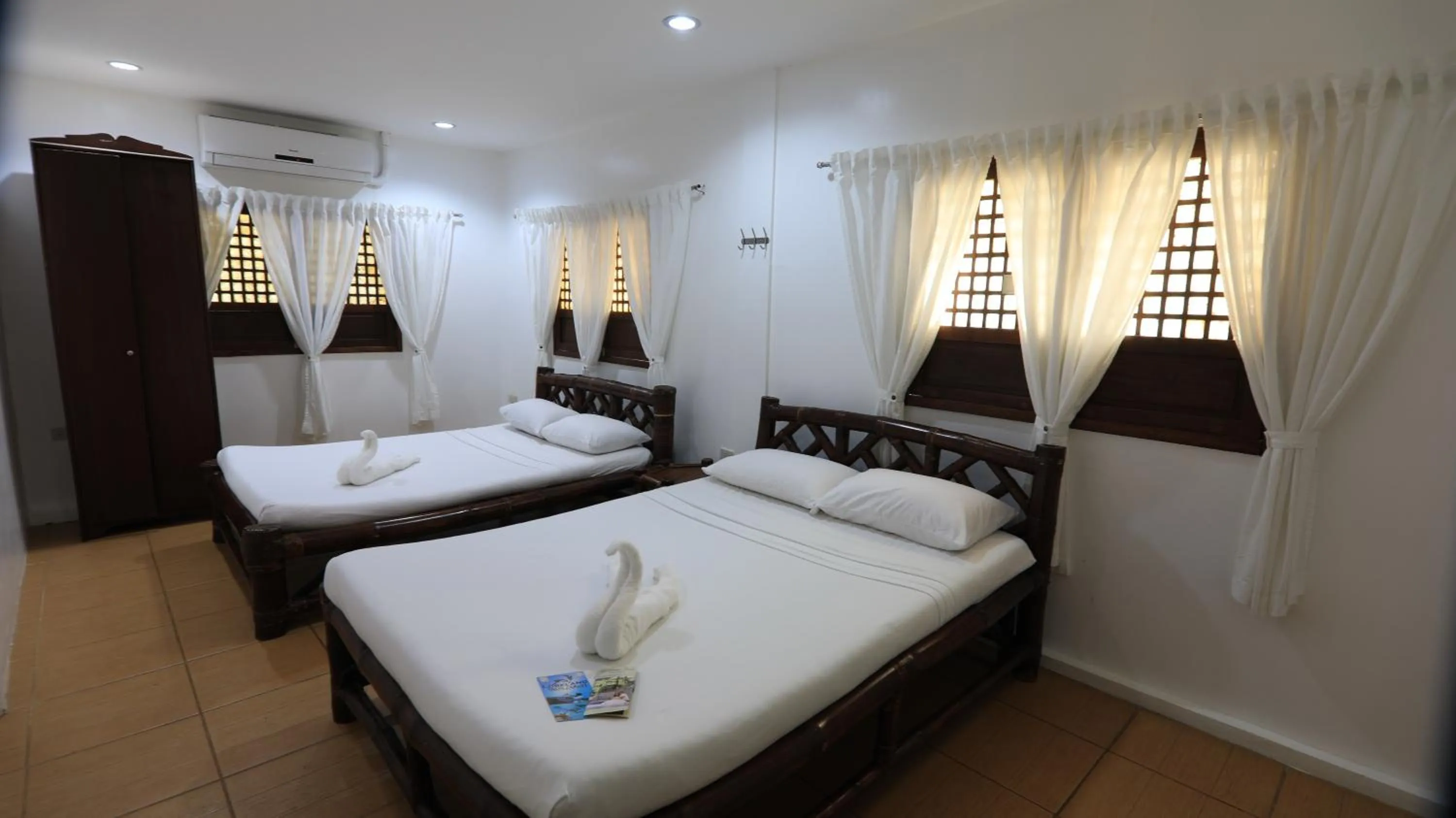 Bedroom, Bed in Loreland Farm Resort