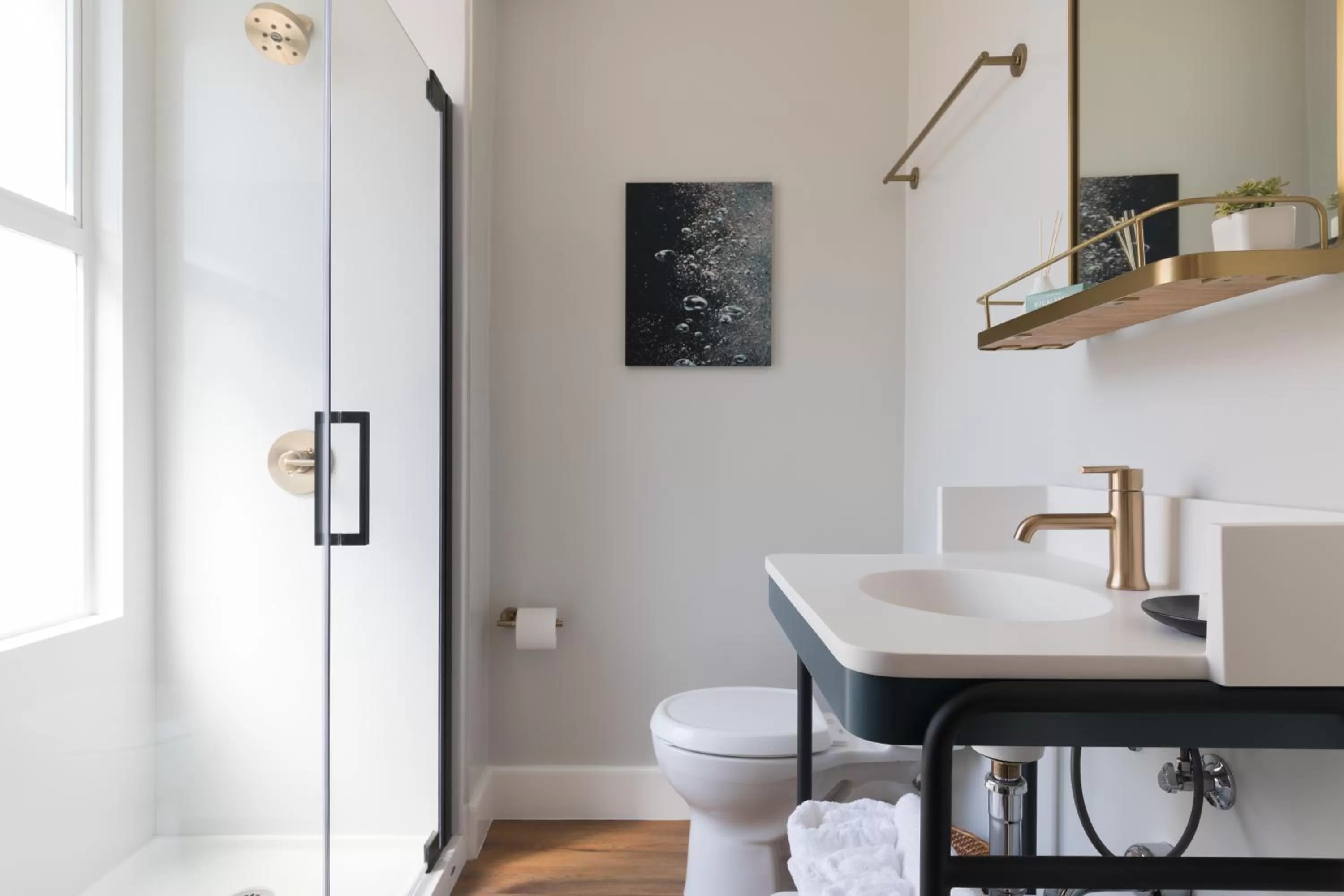 Bathroom in Hotel Stratford San Francisco - Handwritten Collection