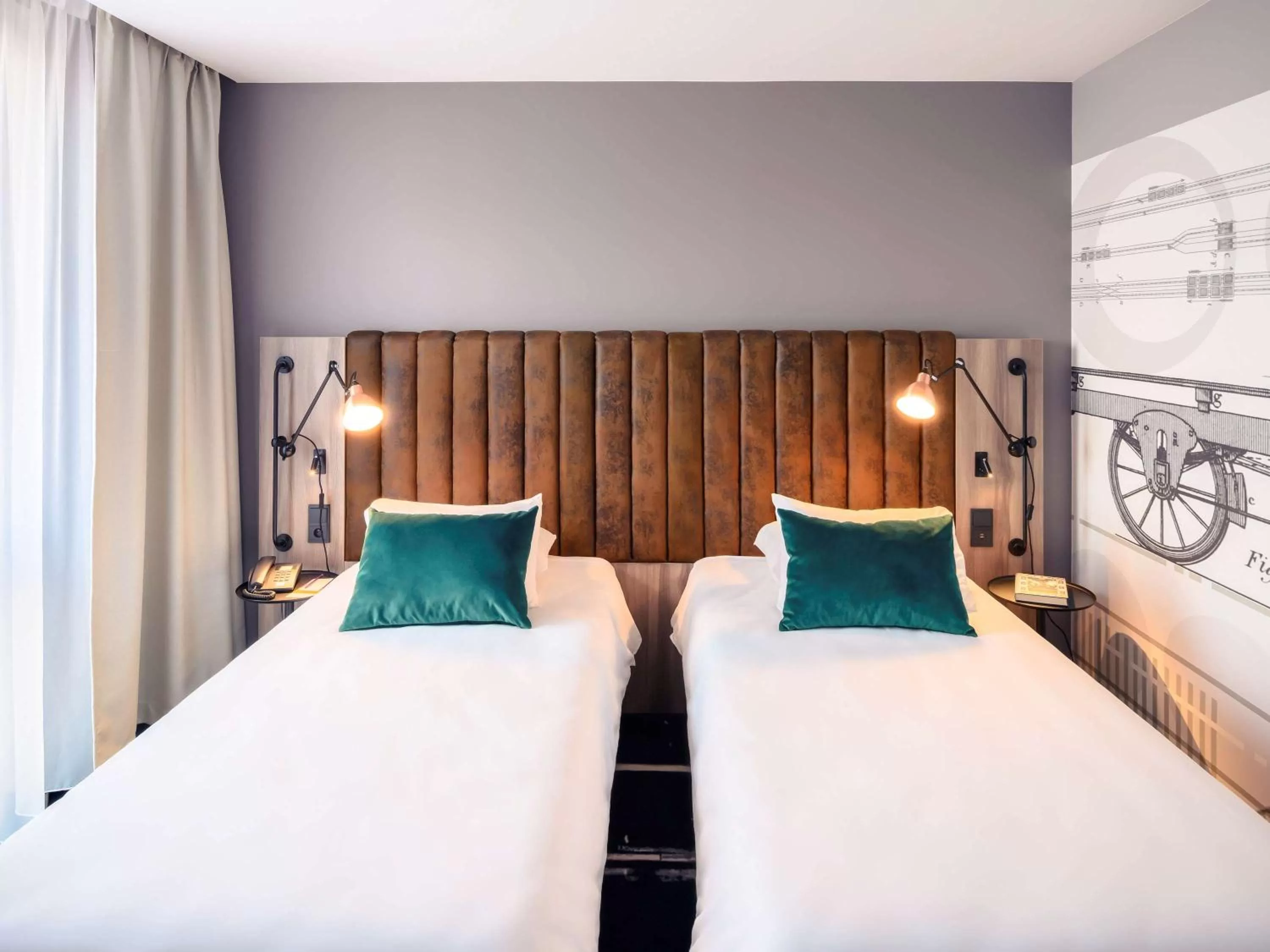 Photo of the whole room, Bed in Hotel Mercure Poznań Centrum