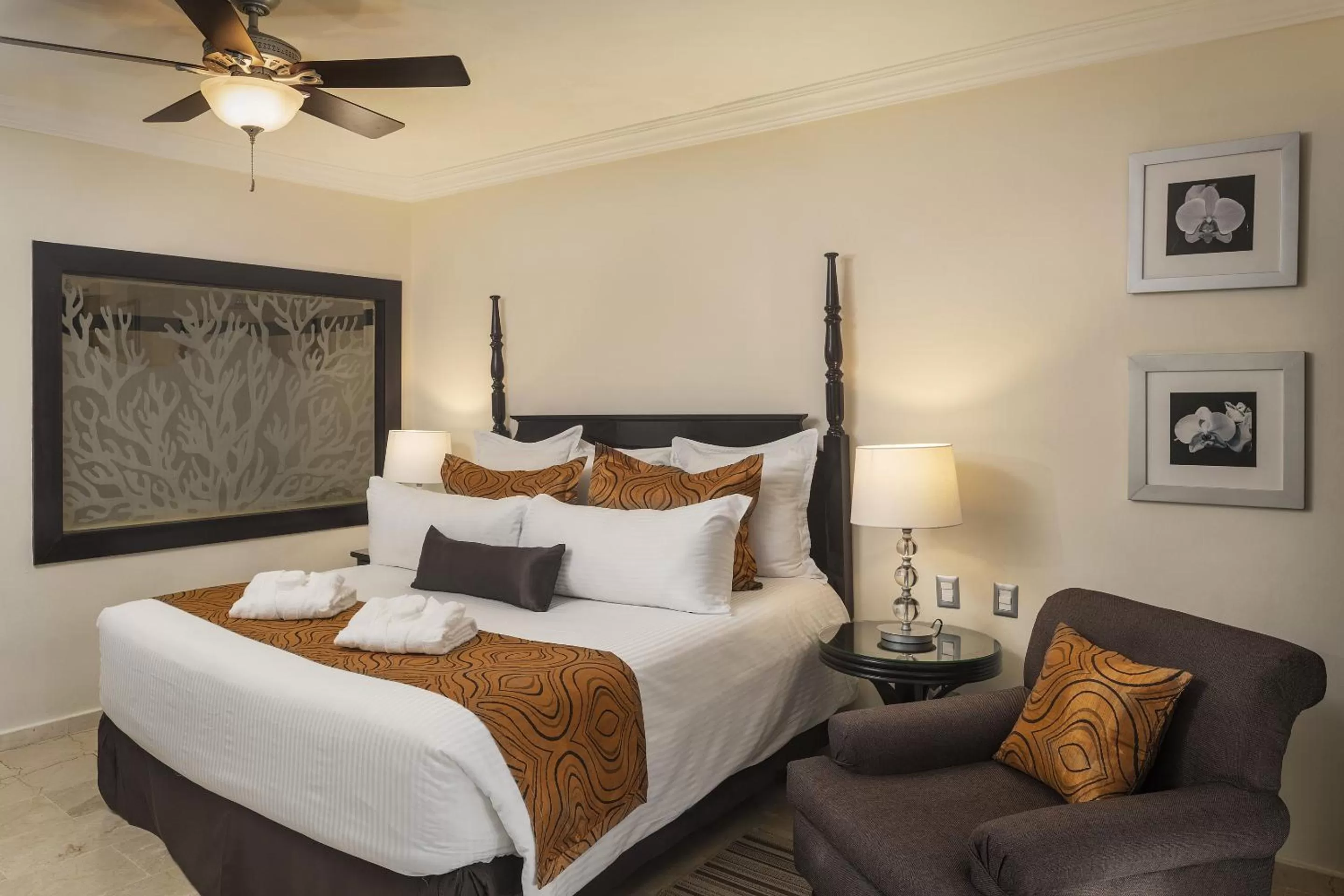 Club Deluxe Tropical King in Jewel Palm Beach