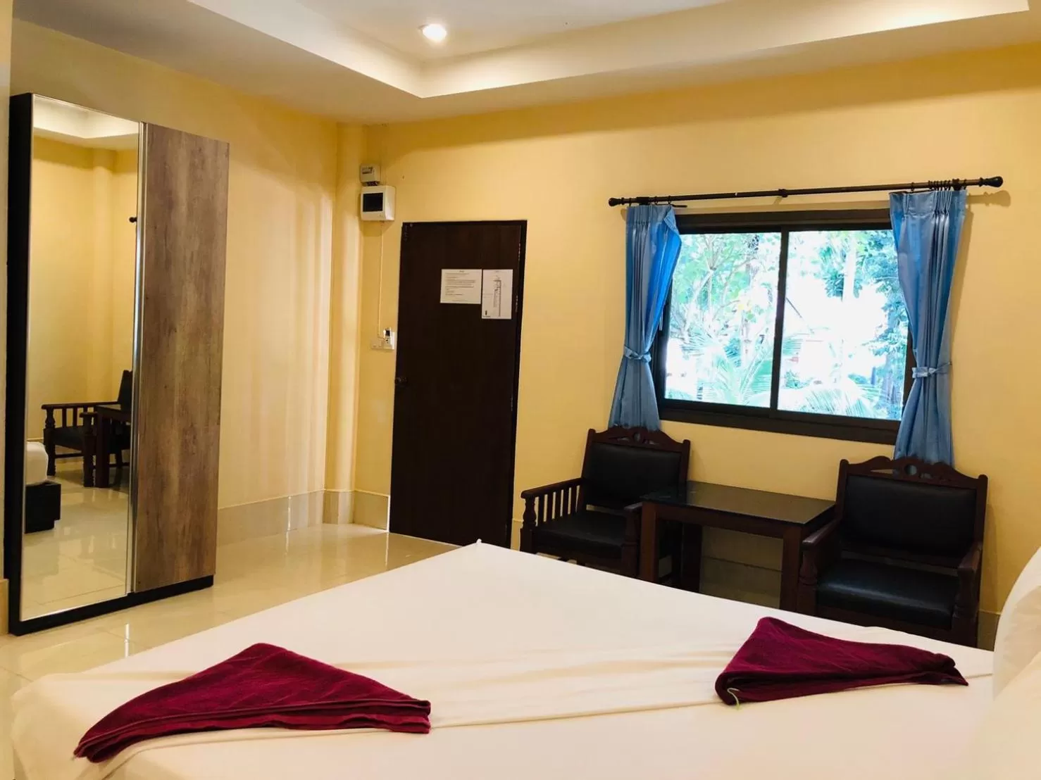 Bed in Ao Thong beach Bungalows