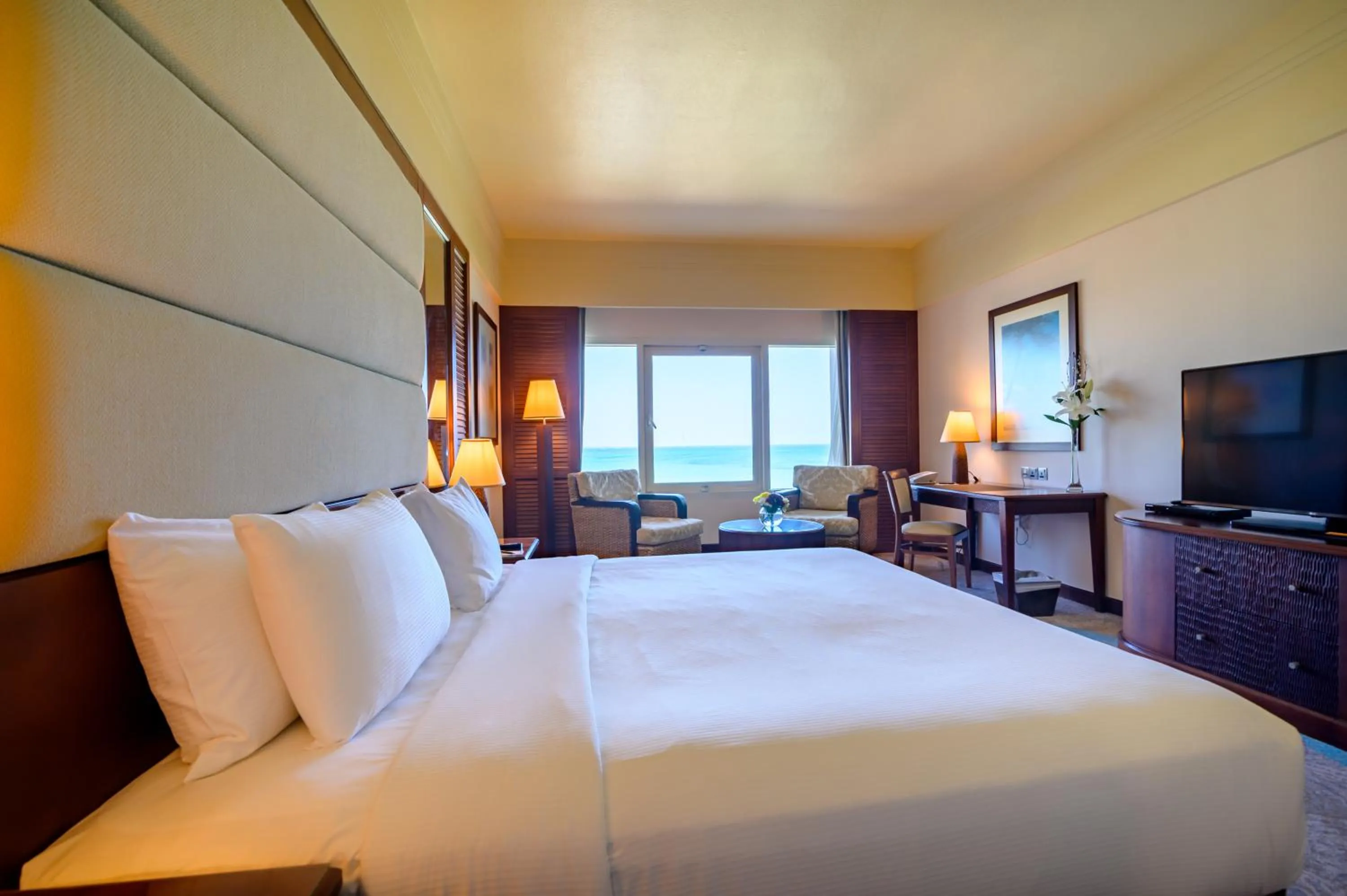 Bedroom, Bed in Danat Jebel Dhanna Resort