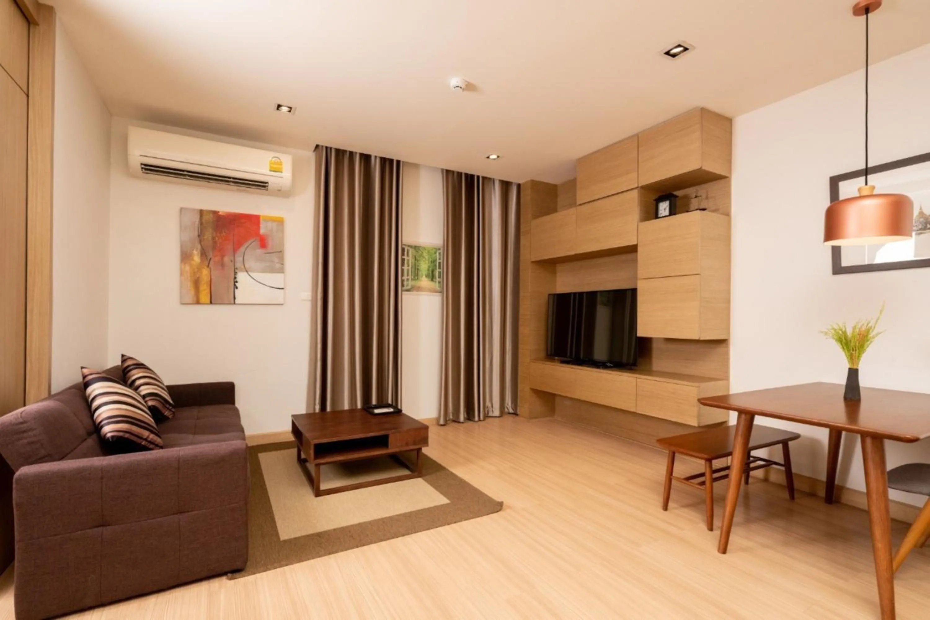 TV and multimedia in Sanae' Hotel Nimman