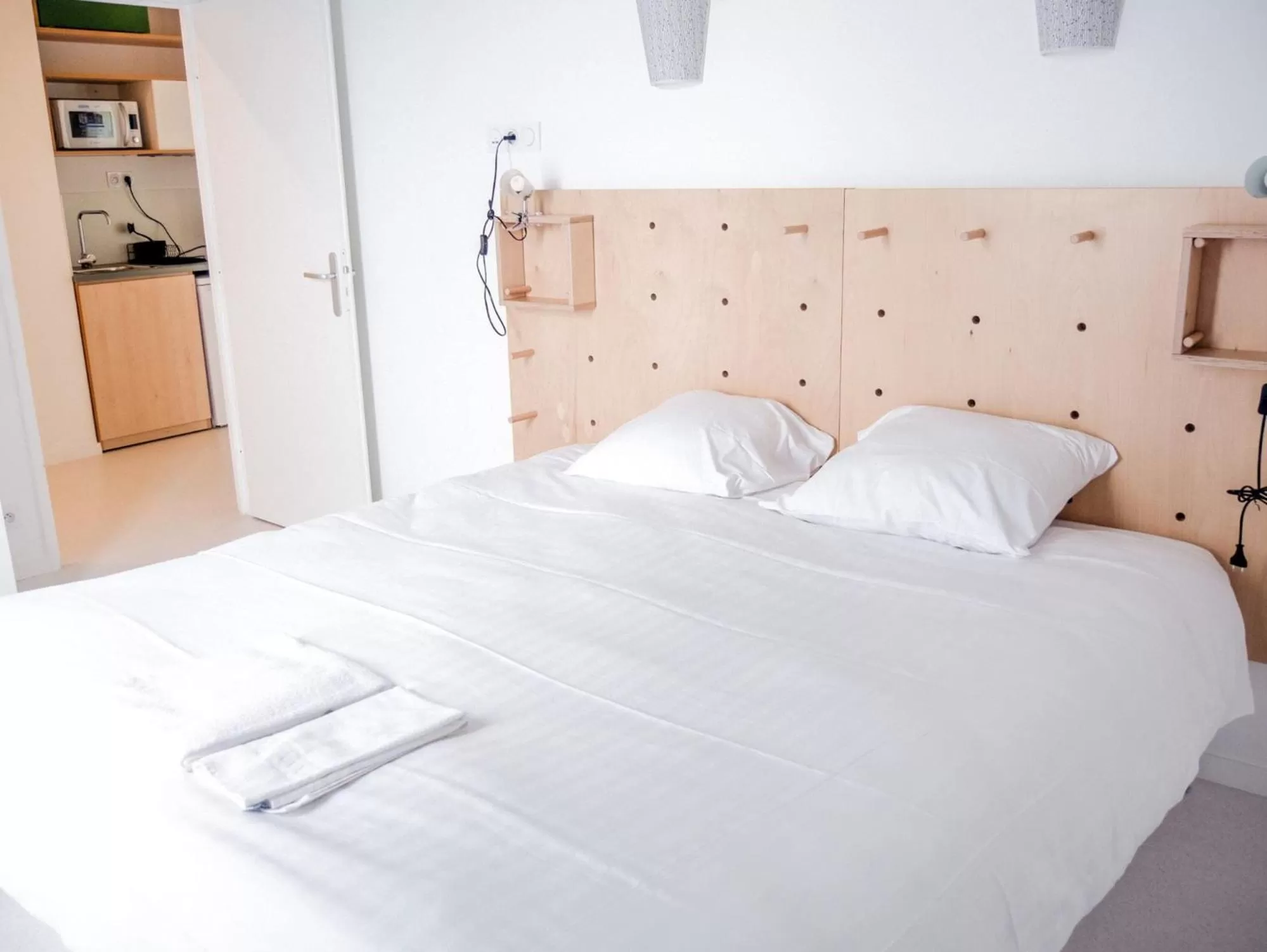 Bed in Ecla Paris Noisy-le-Grand