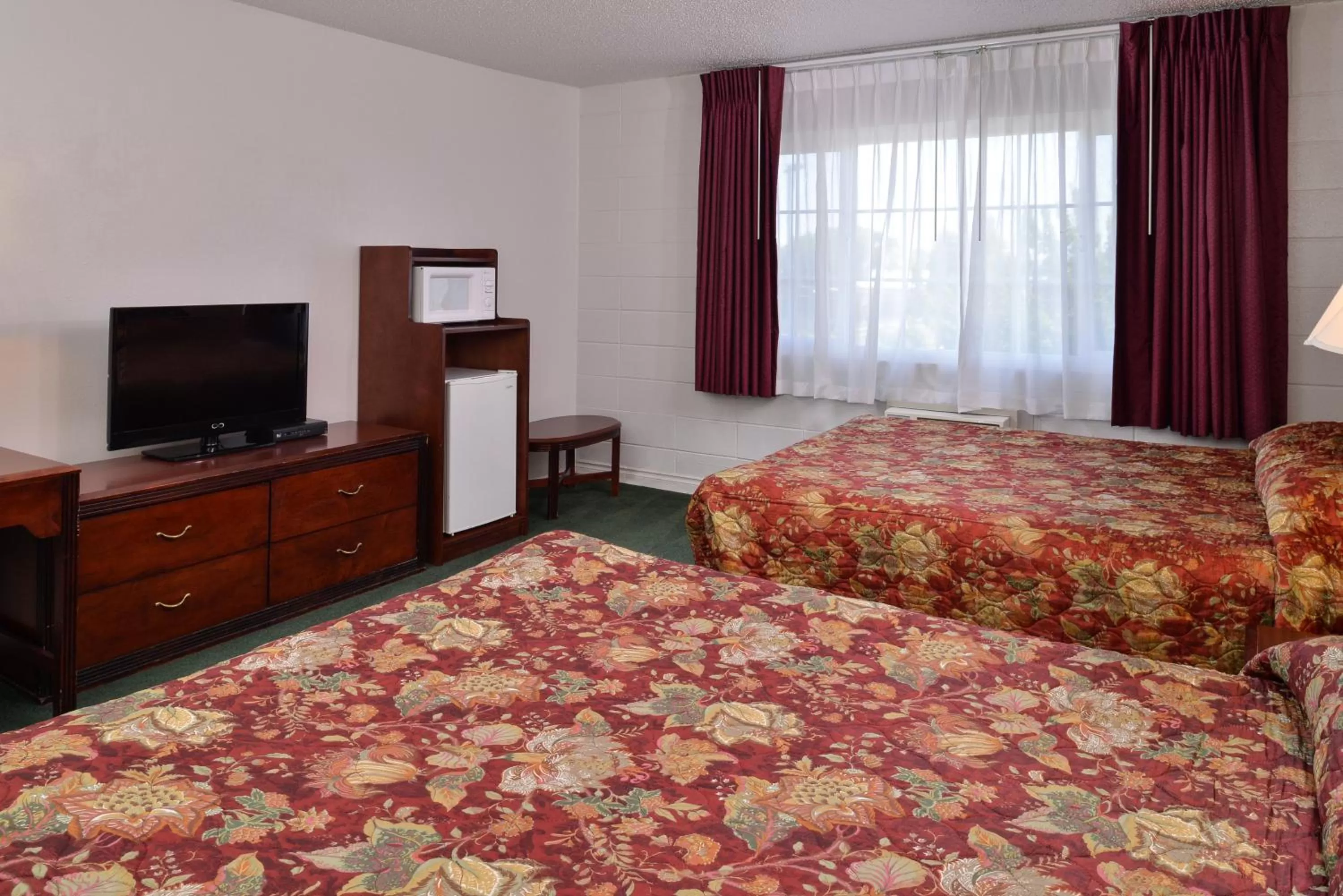 Photo of the whole room, Bed in Maverick Motel - Modern Renovated Motel