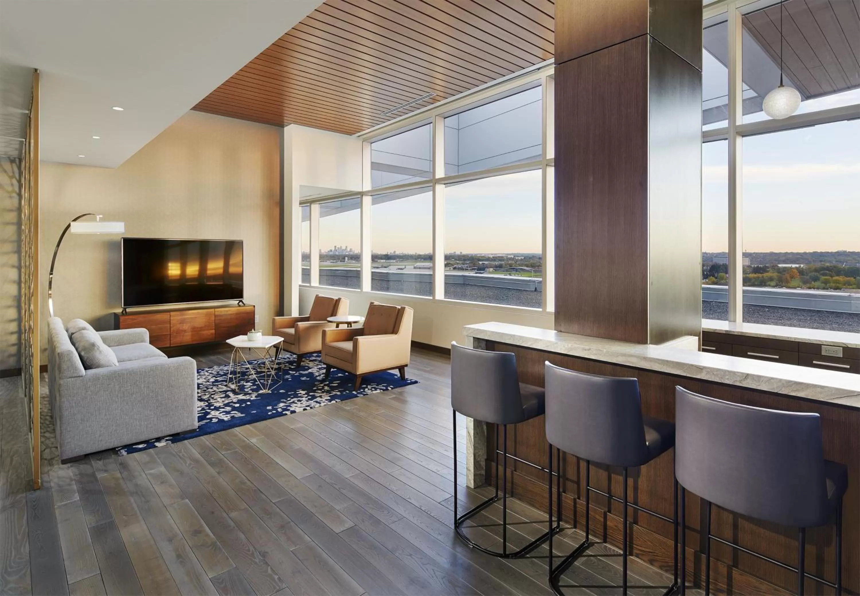 Photo of the whole room in InterContinental Minneapolis - St. Paul Airport by IHG