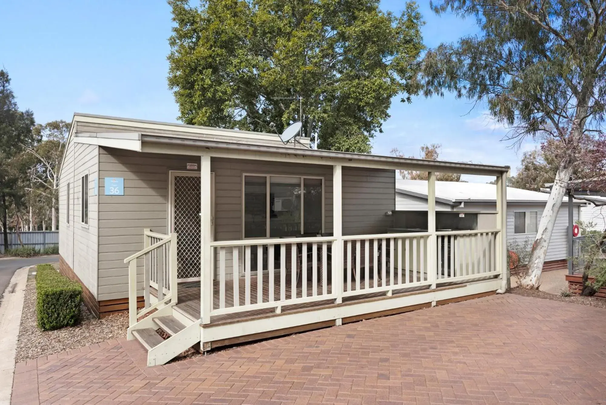 Superior 3 Bedroom Cabin in Discovery Parks - Dubbo Superior 3 Bedroom Cabin in Discovery Parks - Dubbo