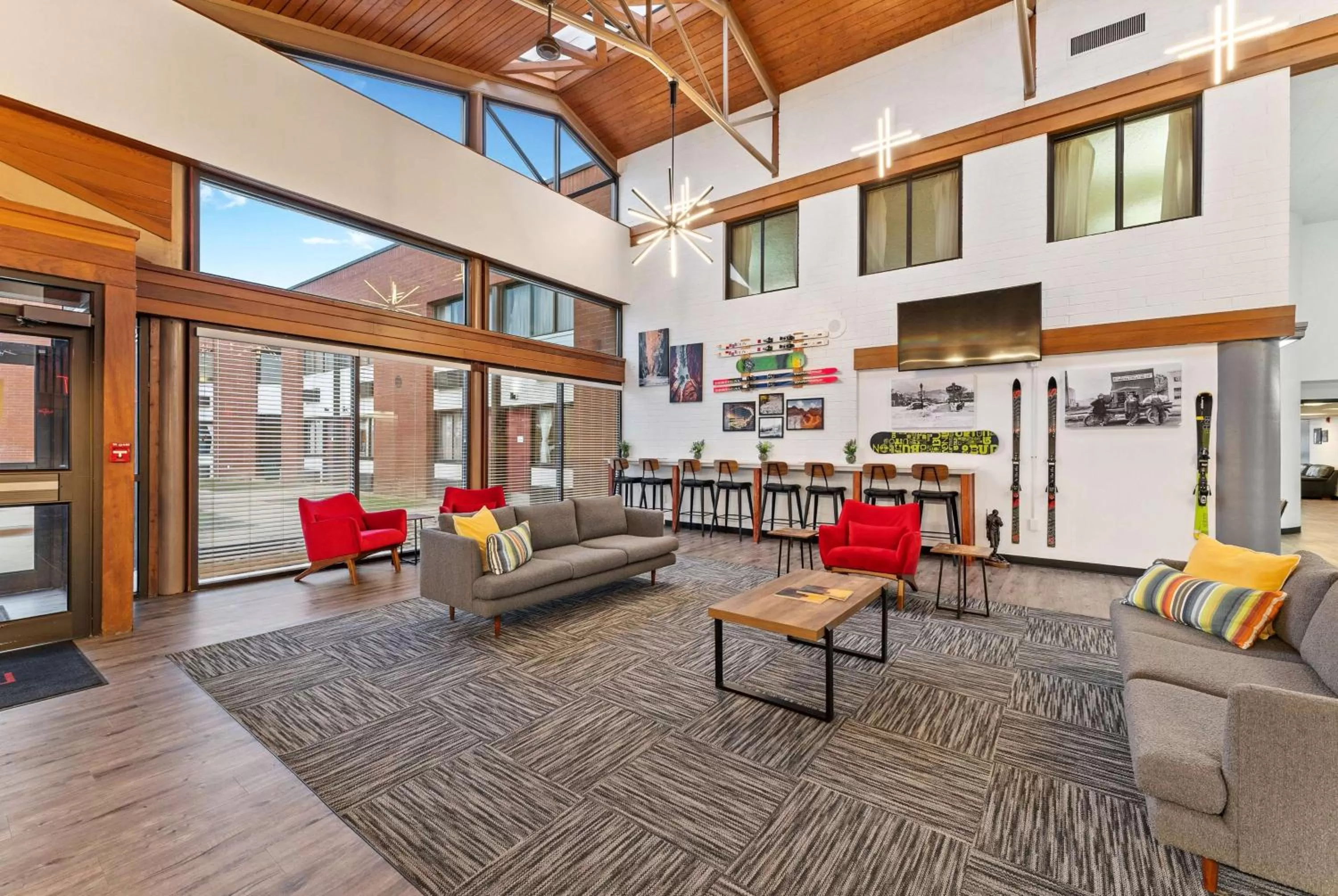 Lobby or reception in Ramada by Wyndham Cedar City