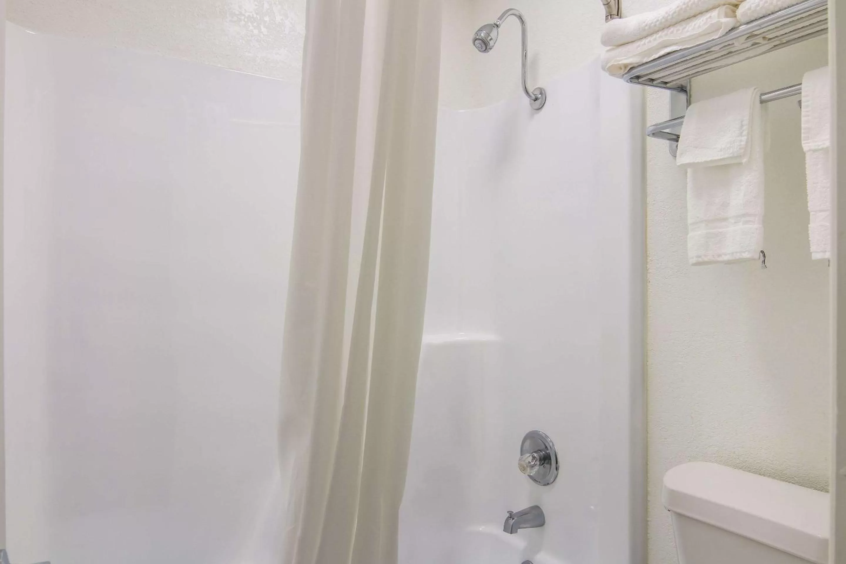 Bathroom in Rodeway Inn