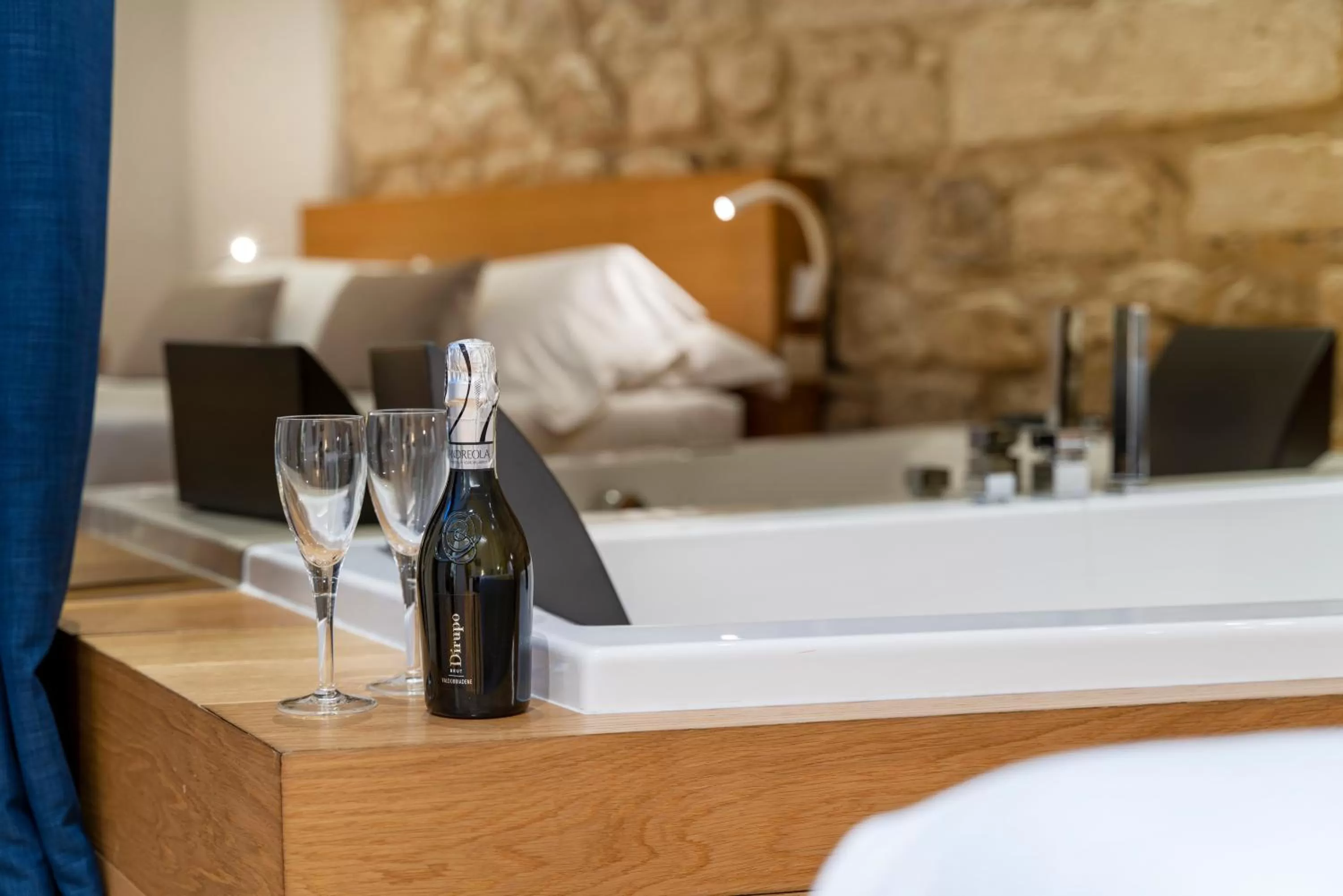 Drinks, Bed in Iblaresort Boutique Hotel