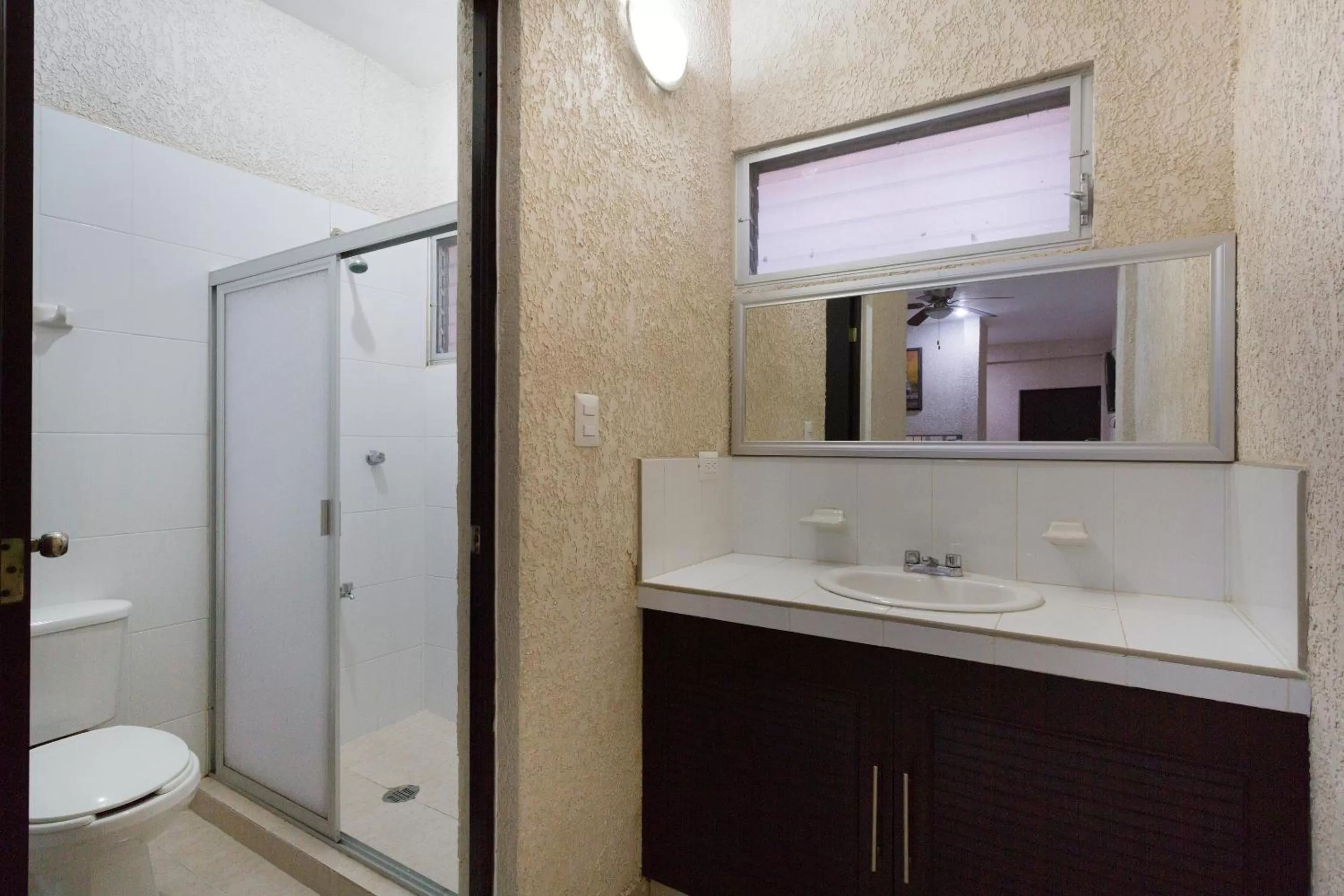 Bathroom in Suites Del Sol