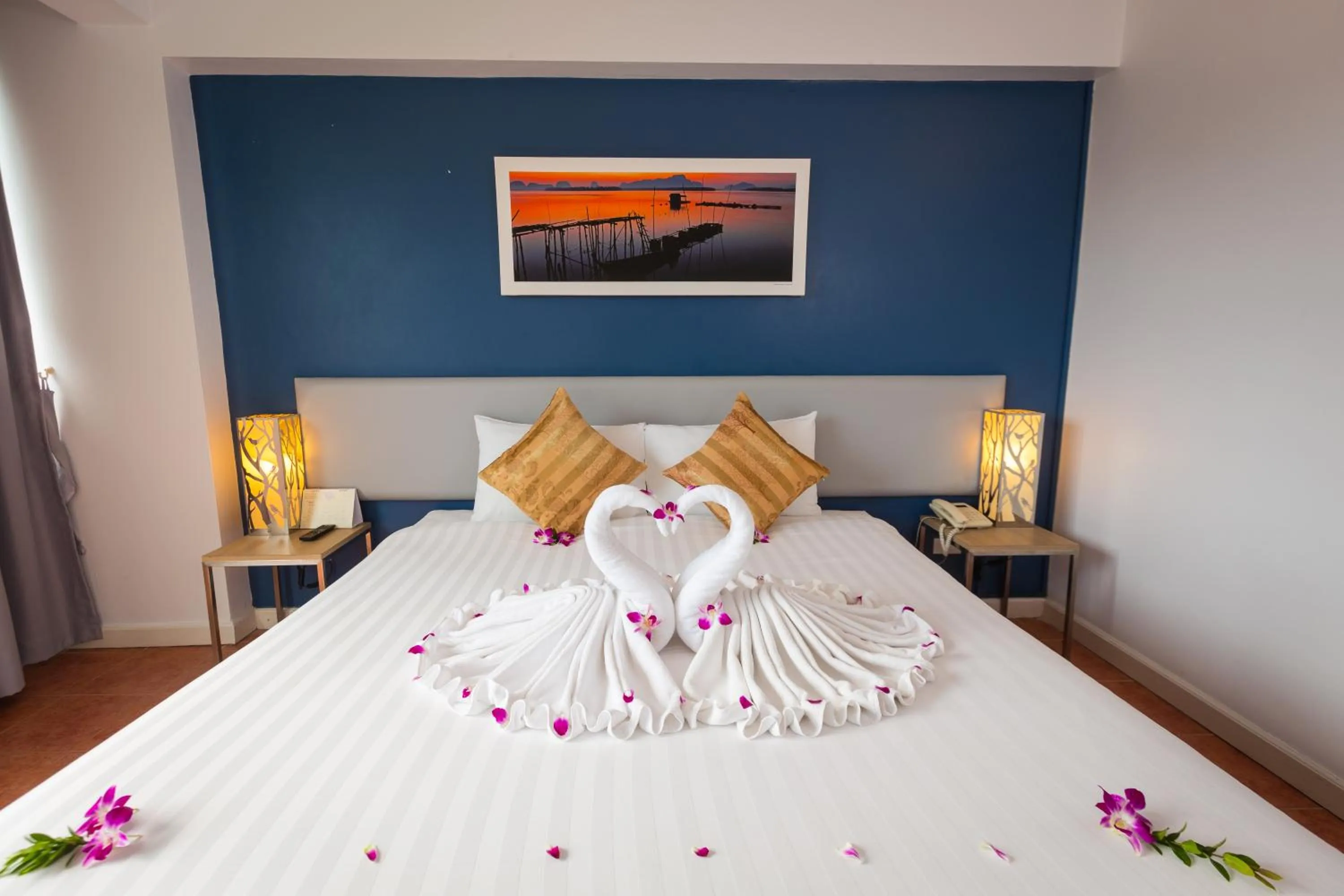 Bedroom, Bed in ON Hotel Phuket - SHA