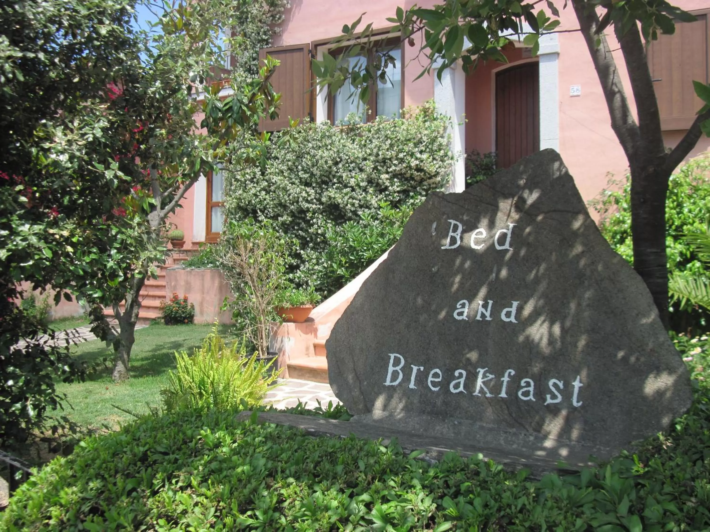 Facade/entrance in Bed & Breakfast Dessole