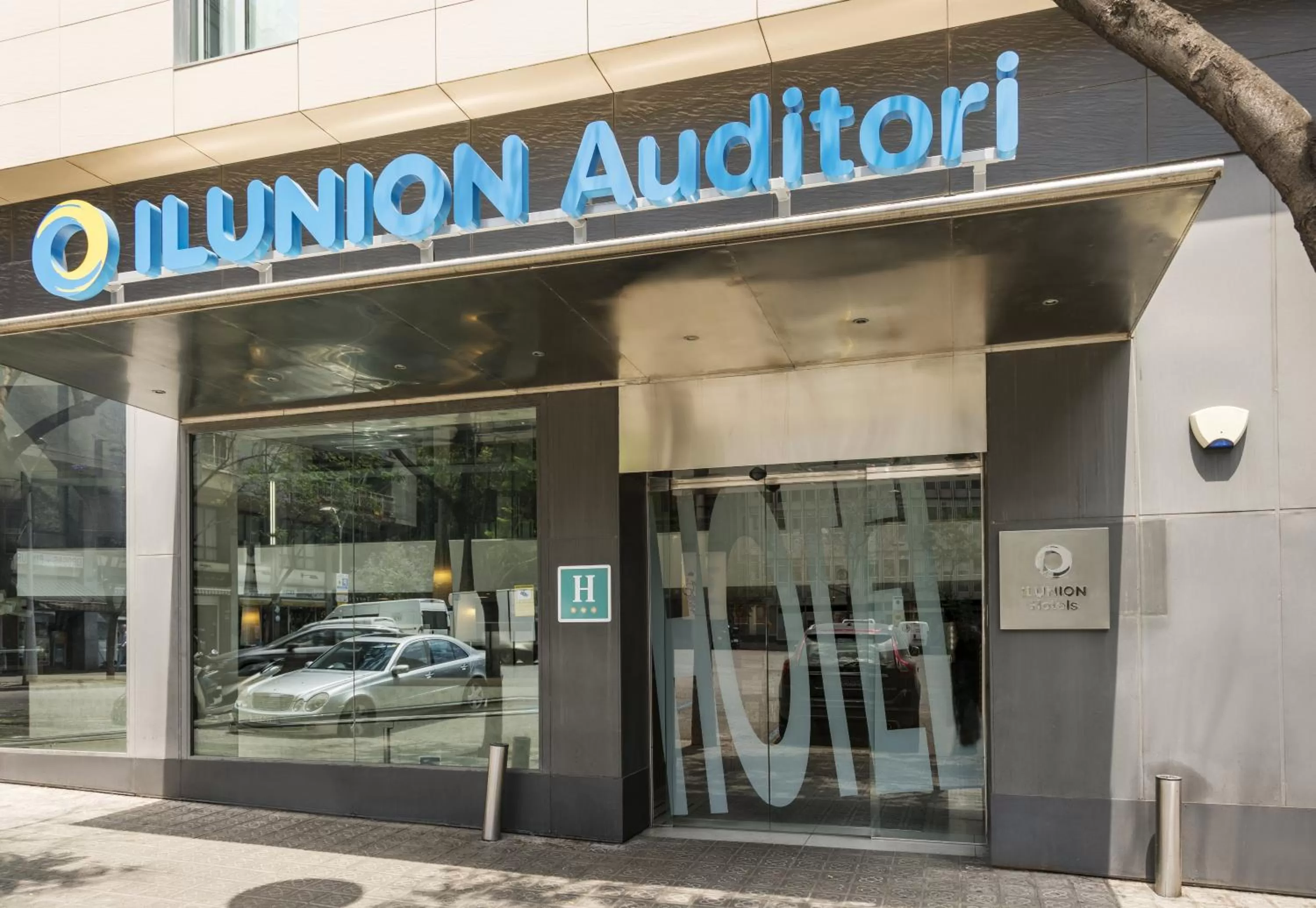 Facade/entrance in Ilunion Auditori