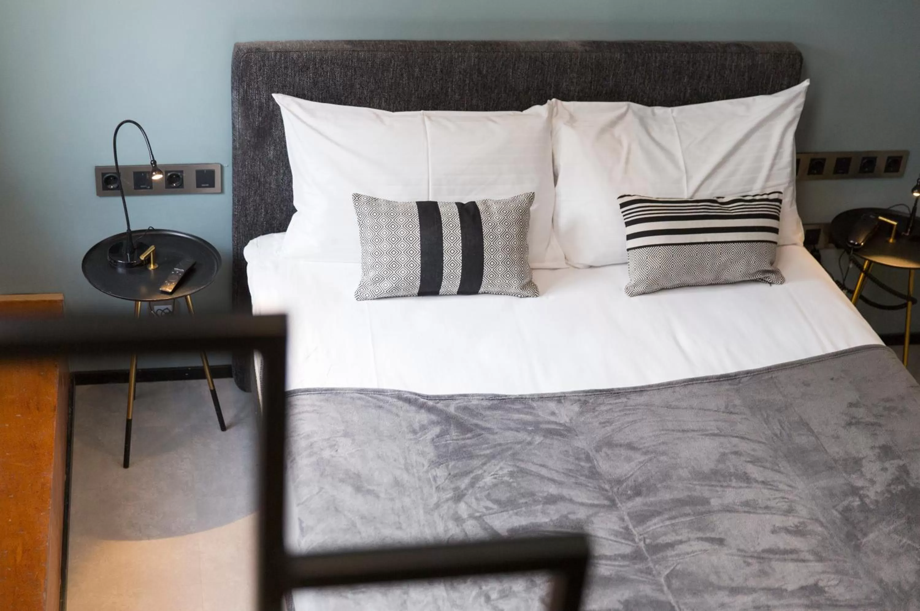 Bedroom, Bed in Quentin Zoo hotel