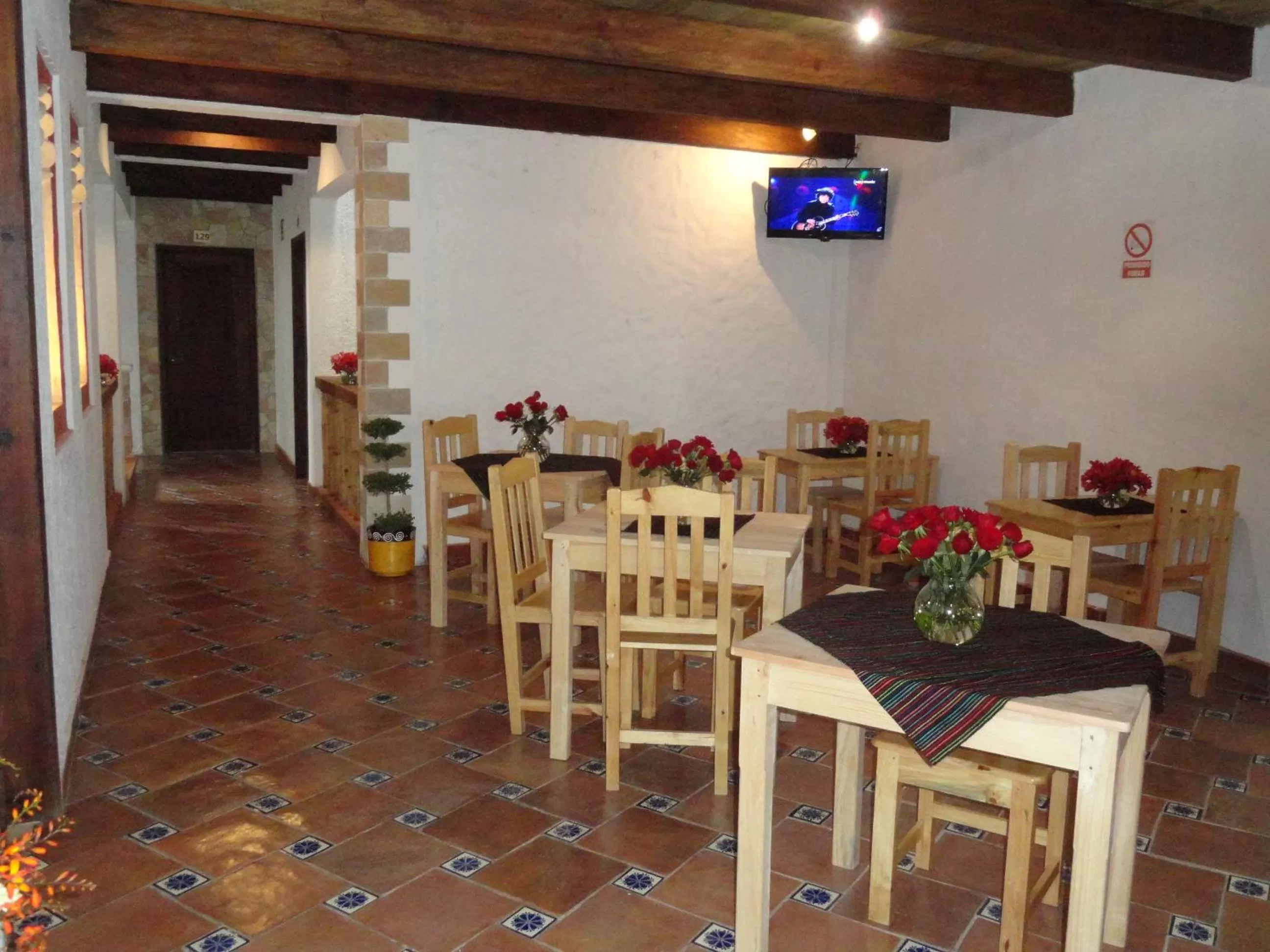 Restaurant/places to eat in Hotel Na´Lum