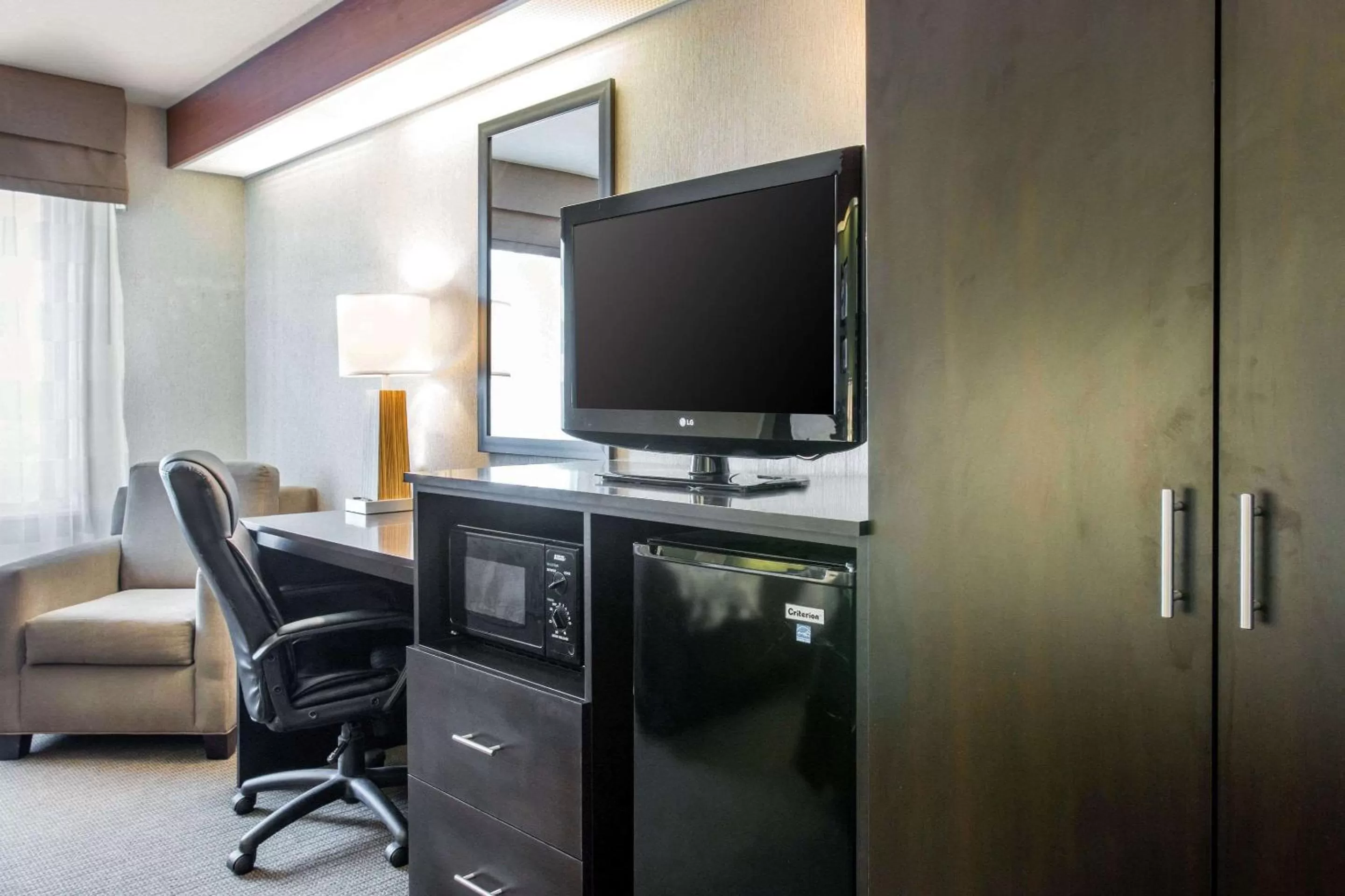 Photo of the whole room in Sleep Inn & Suites Oregon - Toledo