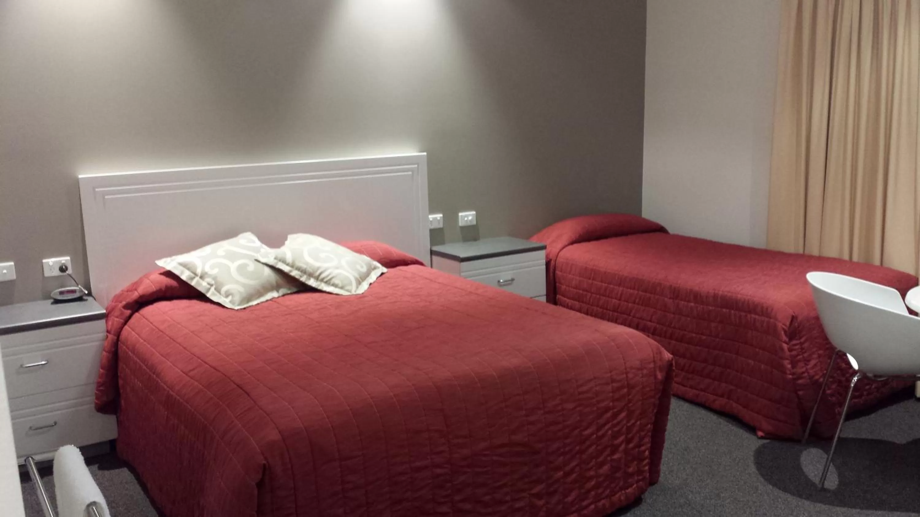 Bed in McLaren Vale Motel & Apartments