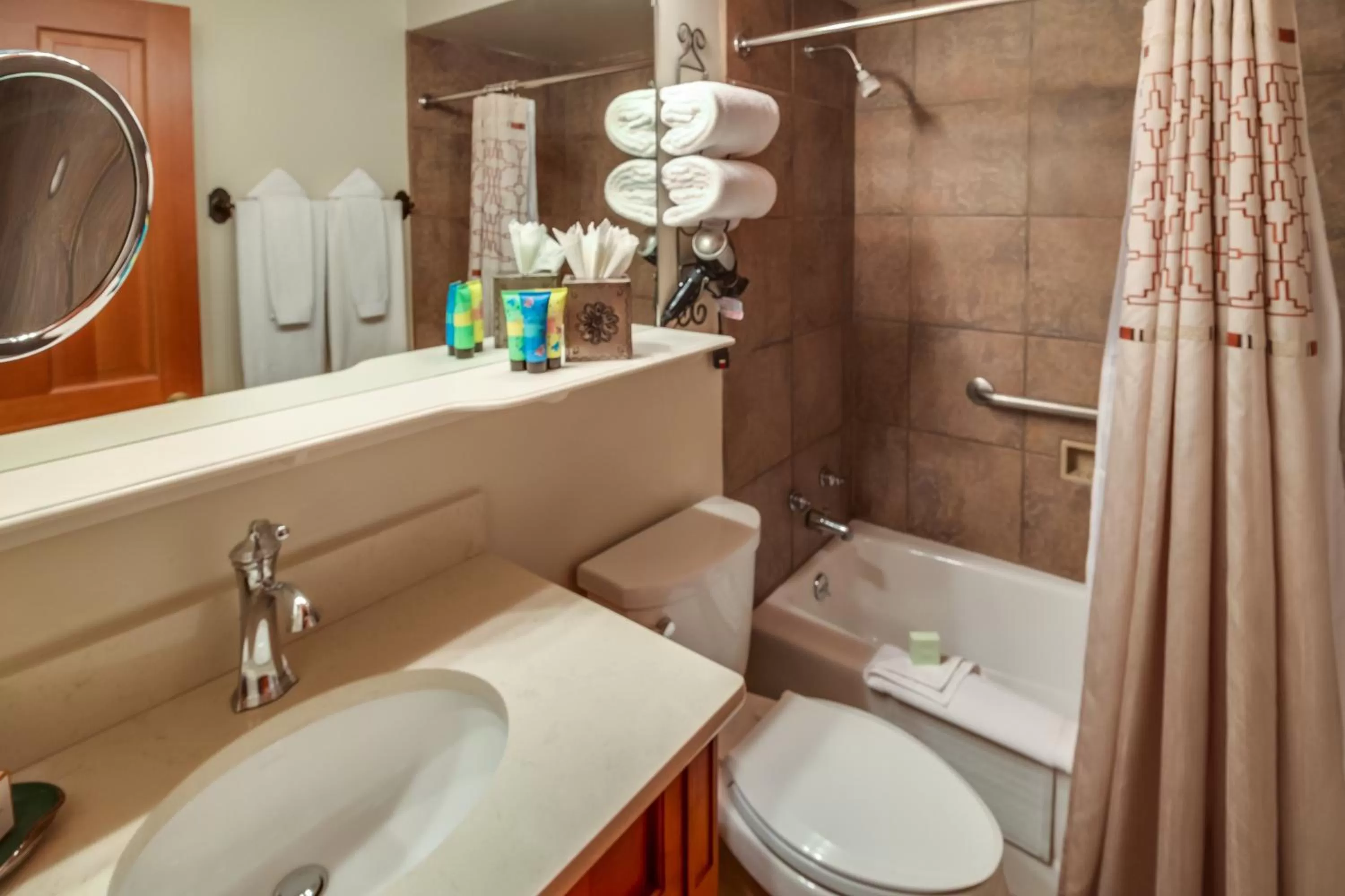 Toilet in Inn on the Alameda