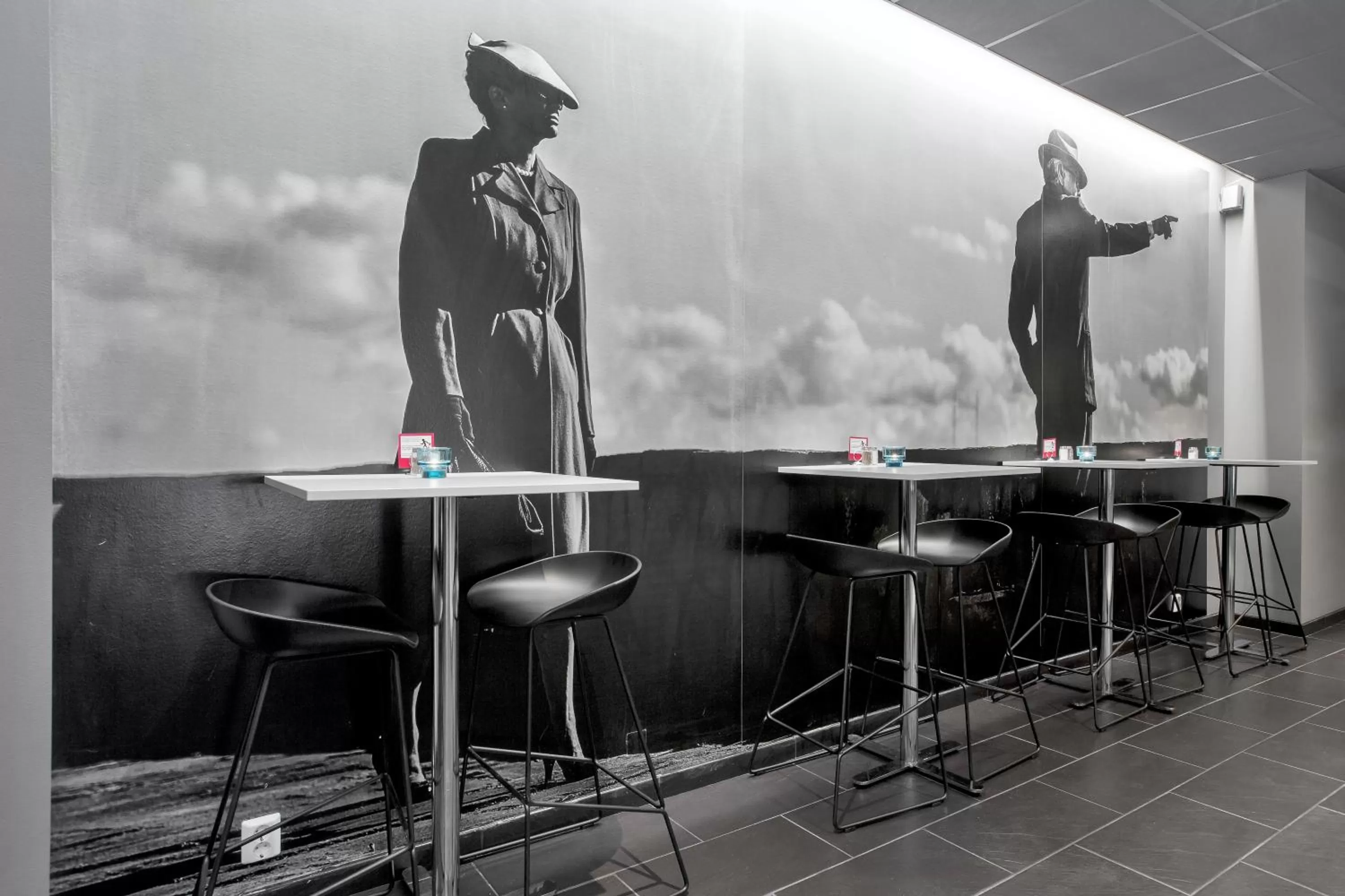 Restaurant/places to eat in Connect Hotel City