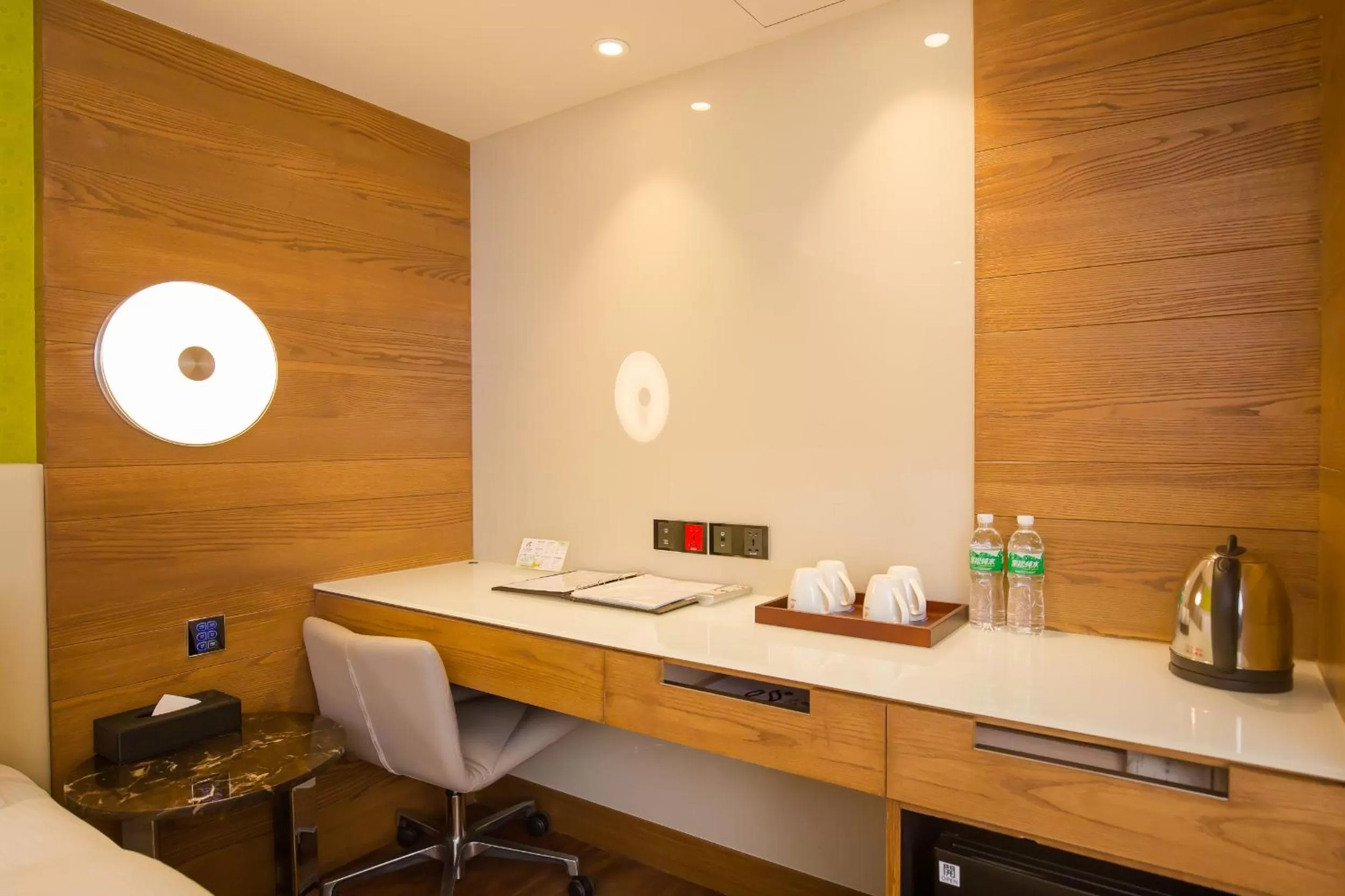 Kitchen or kitchenette in The Cloud Hotel