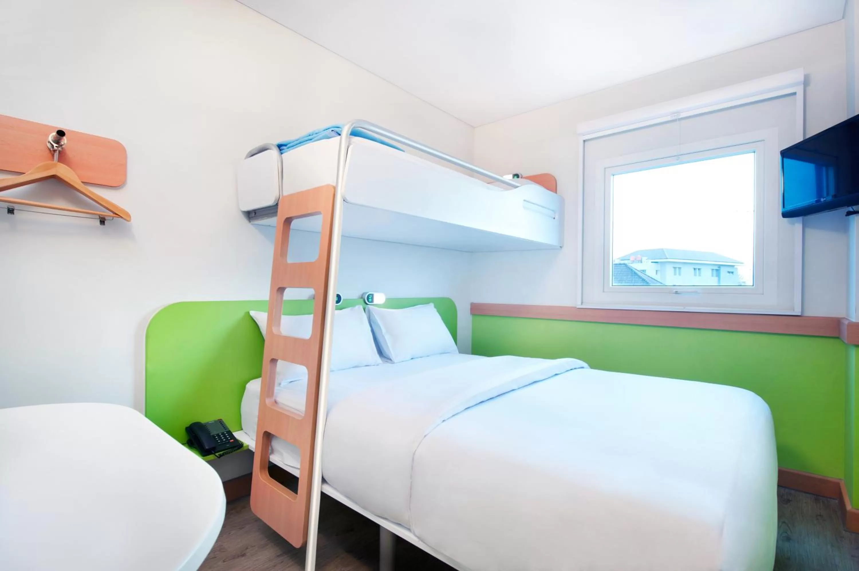 Bedroom, Bed in Ibis Budget Semarang Tendean