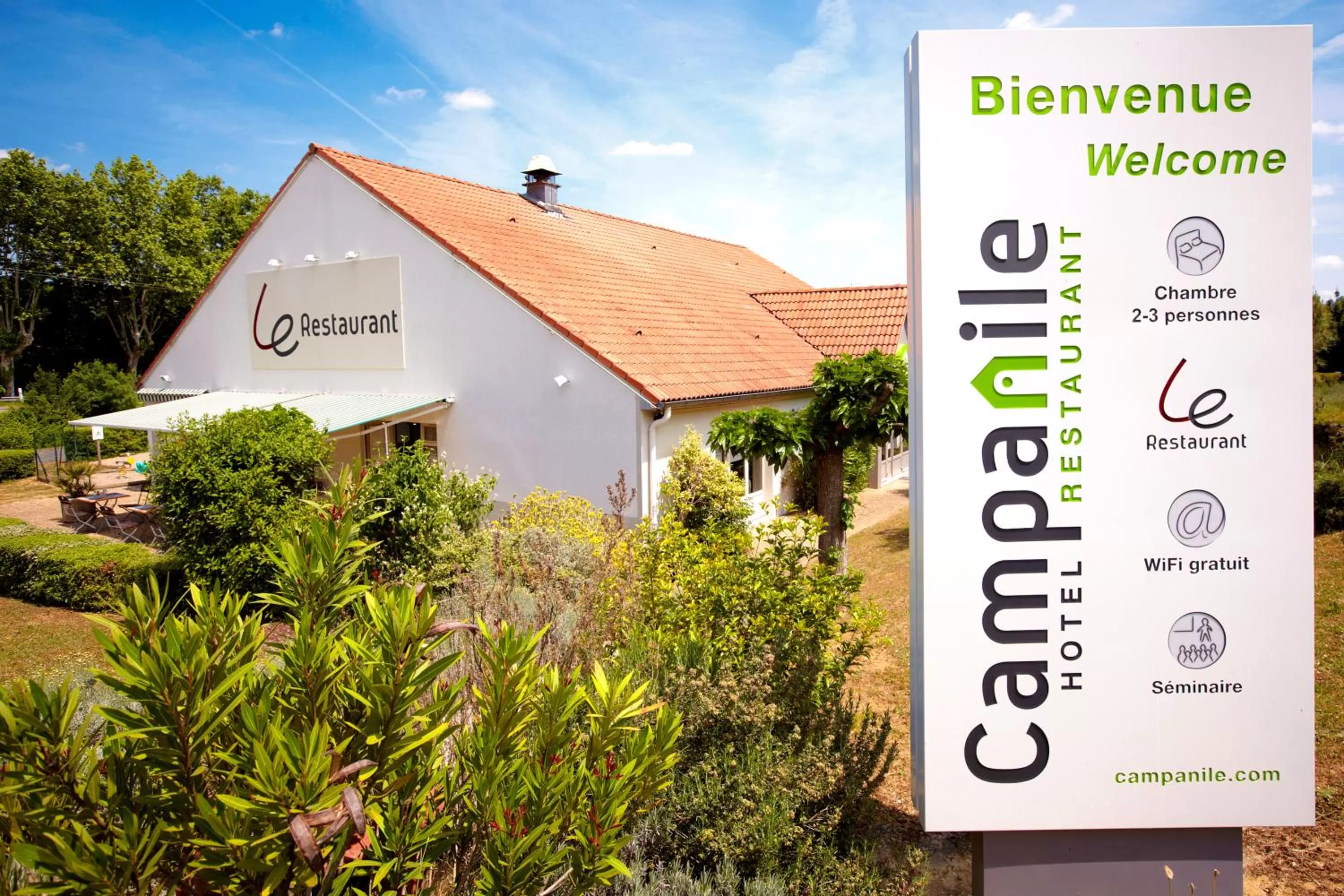 Facade/entrance in Campanile Hôtel Auch