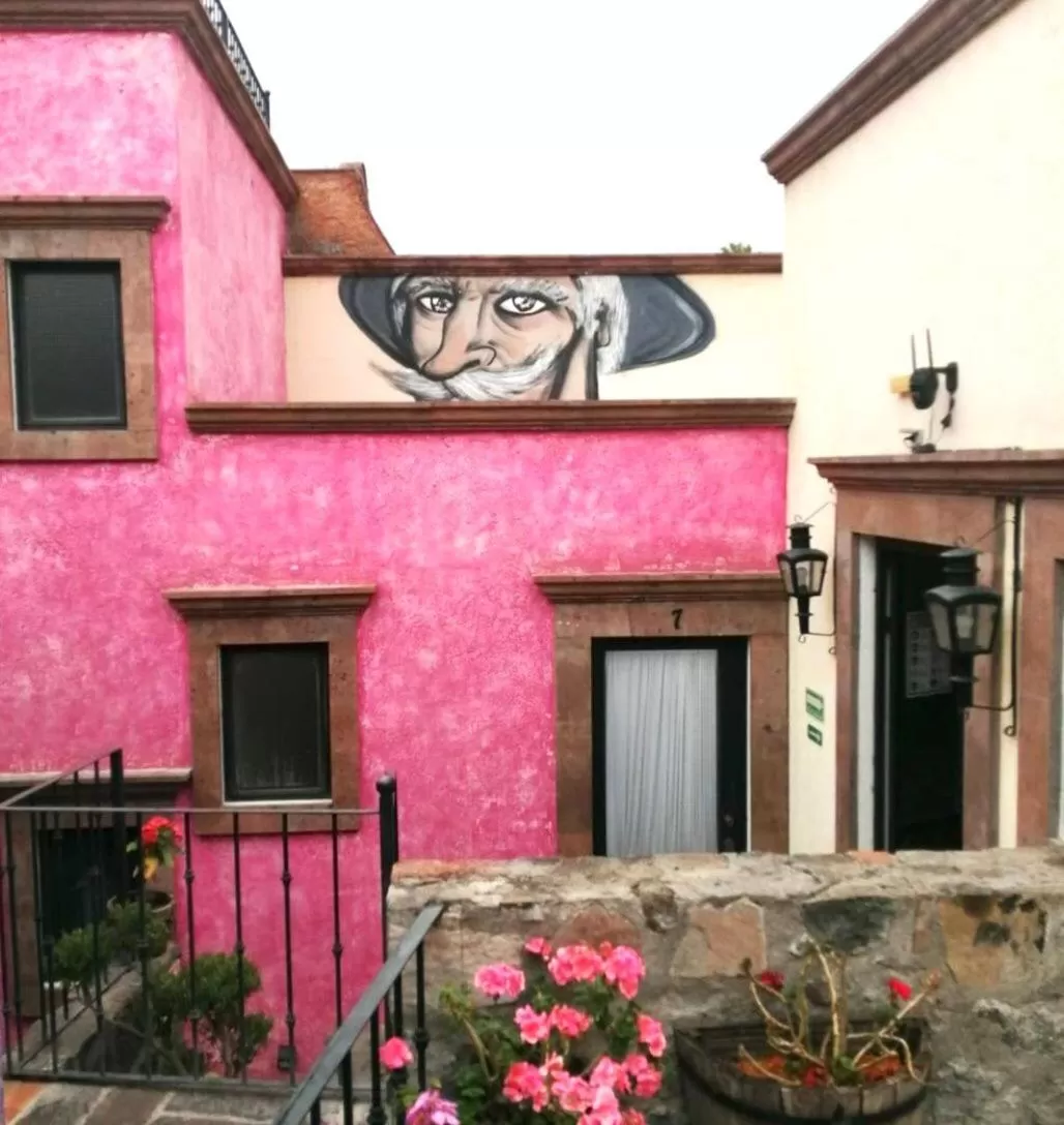 Area and facilities in El mesón del Quijote