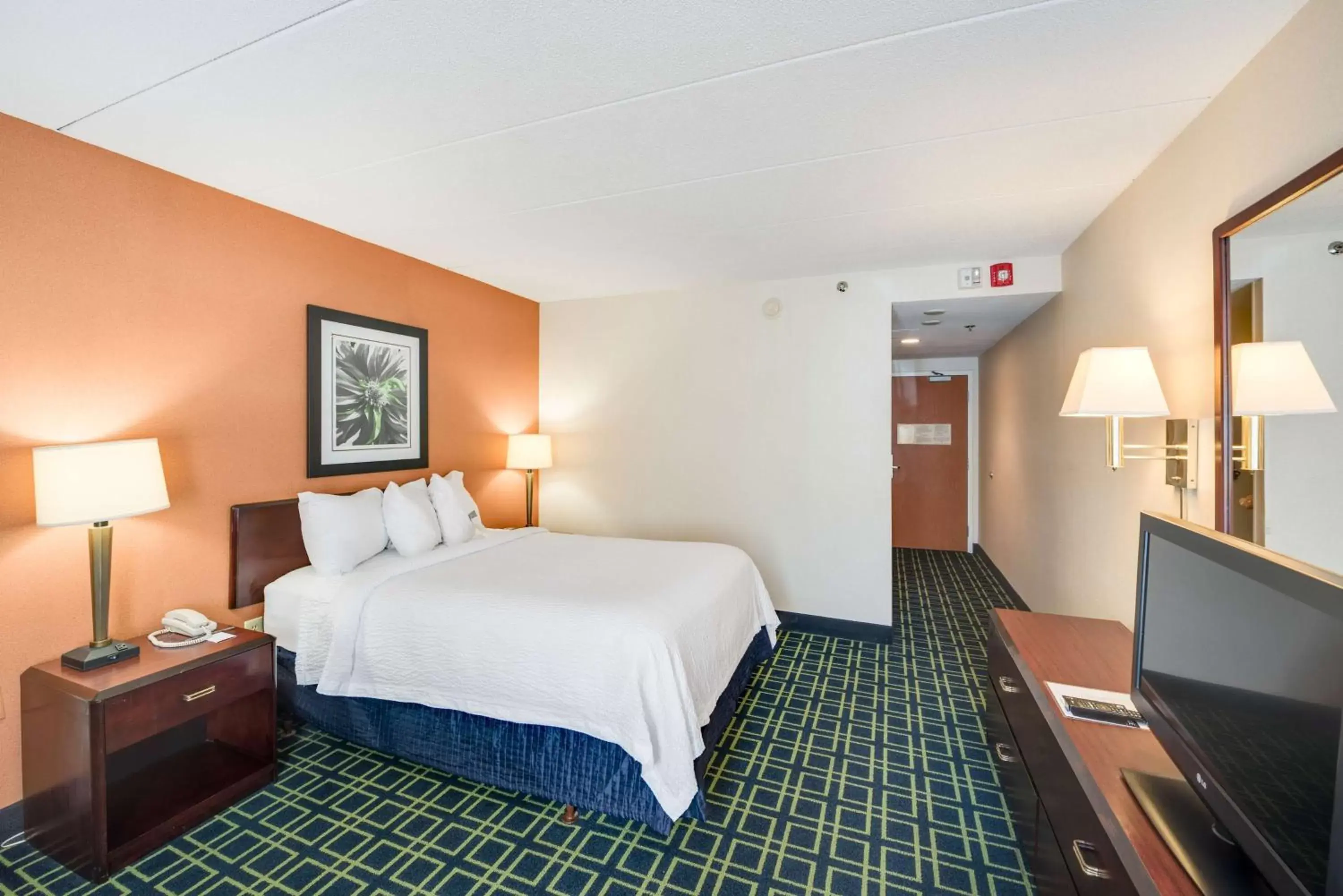 King Room - Non-Smoking in Motel 6-Milford, CT King Room - Non-Smoking in Motel 6-Milford, CT