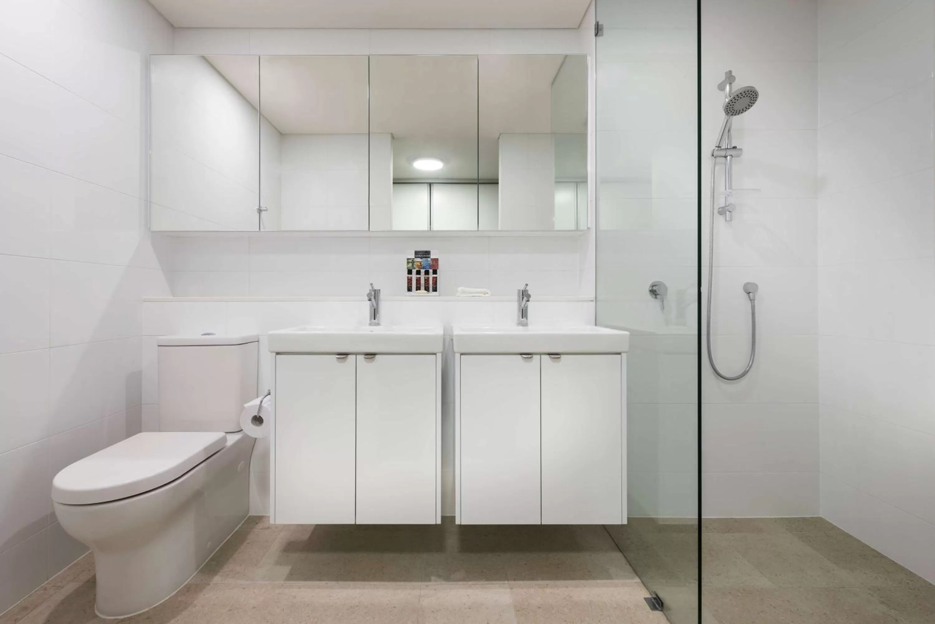 Bathroom in Ramada by Wyndham VetroBlu Scarborough Beach