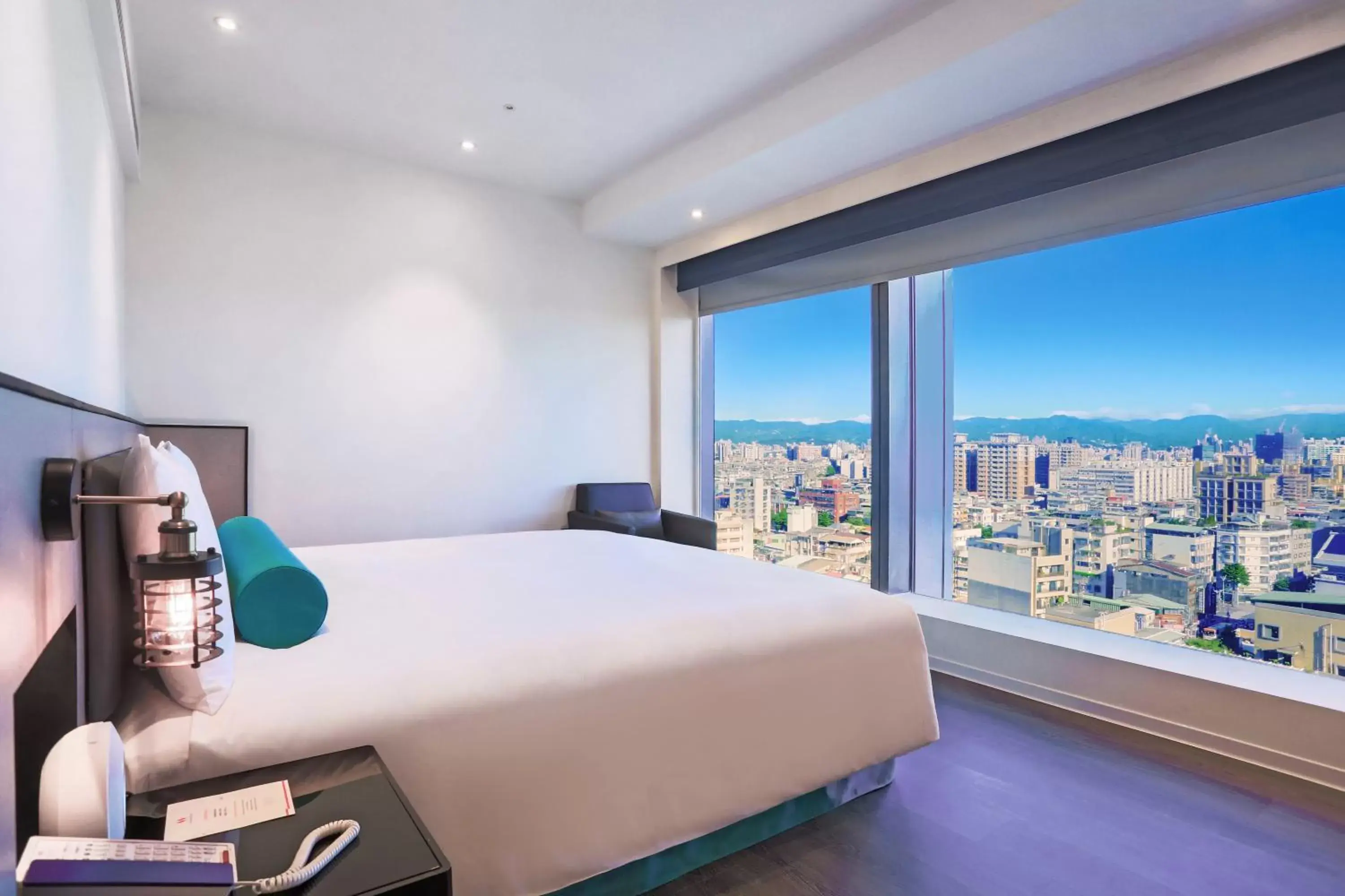 Deluxe Double Room in Caesar Metro Taipei Deluxe Double Room in Caesar Metro Taipei