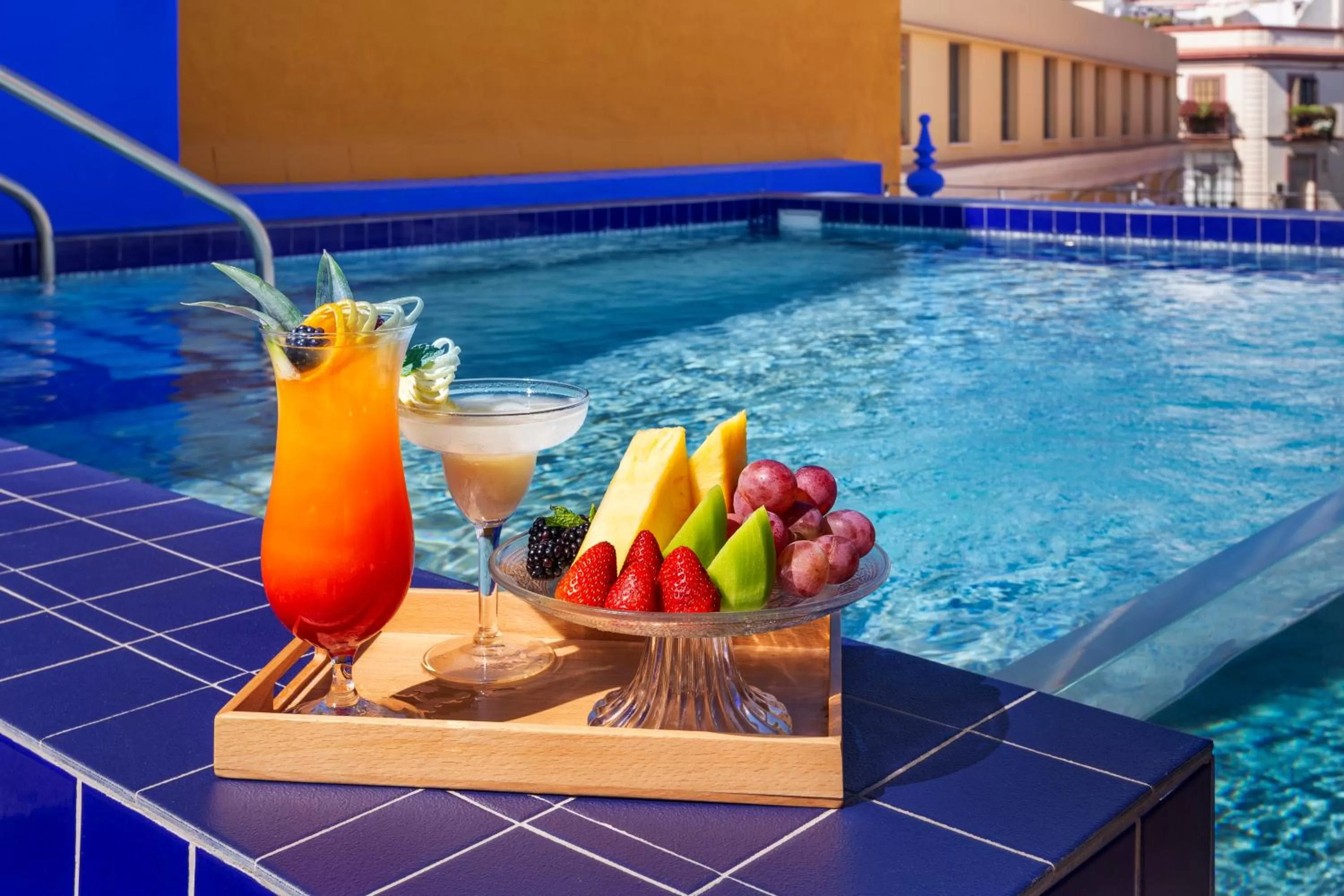 Swimming pool in H10 Corregidor Boutique Hotel