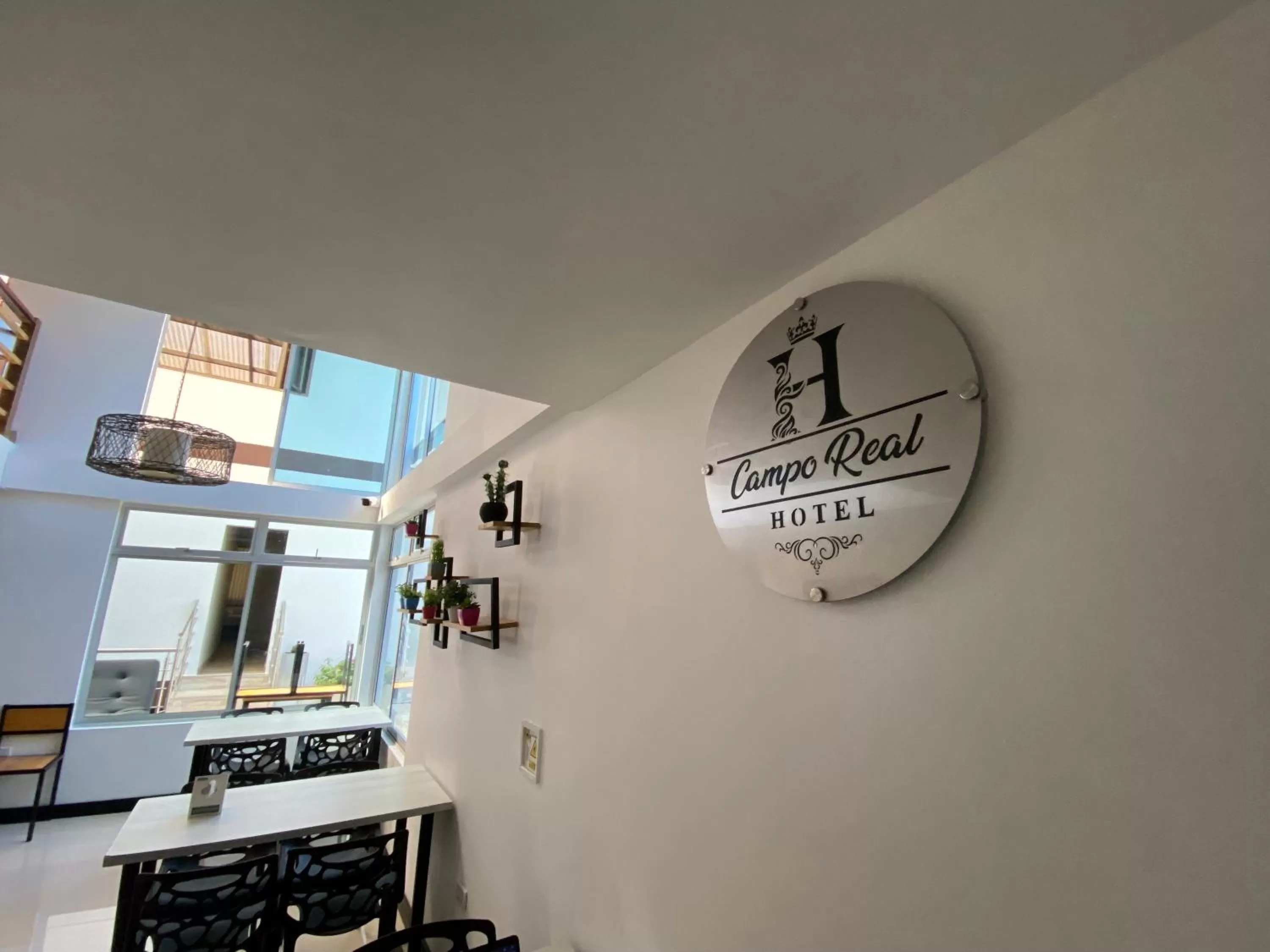 Restaurant/places to eat in Hotel Campo Real