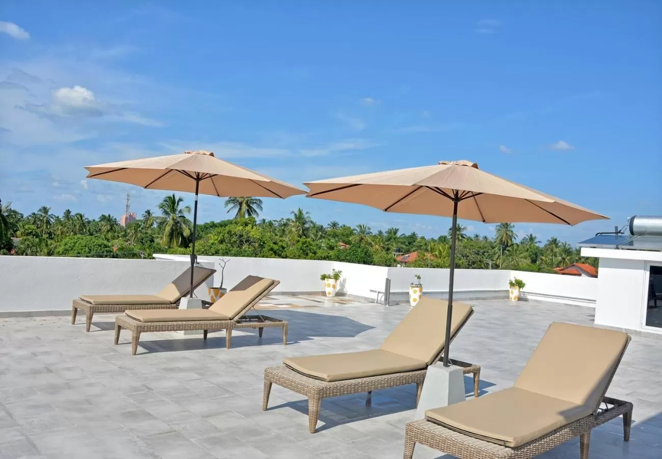 Balcony/Terrace, Swimming Pool in Negombo New Queen's Palace