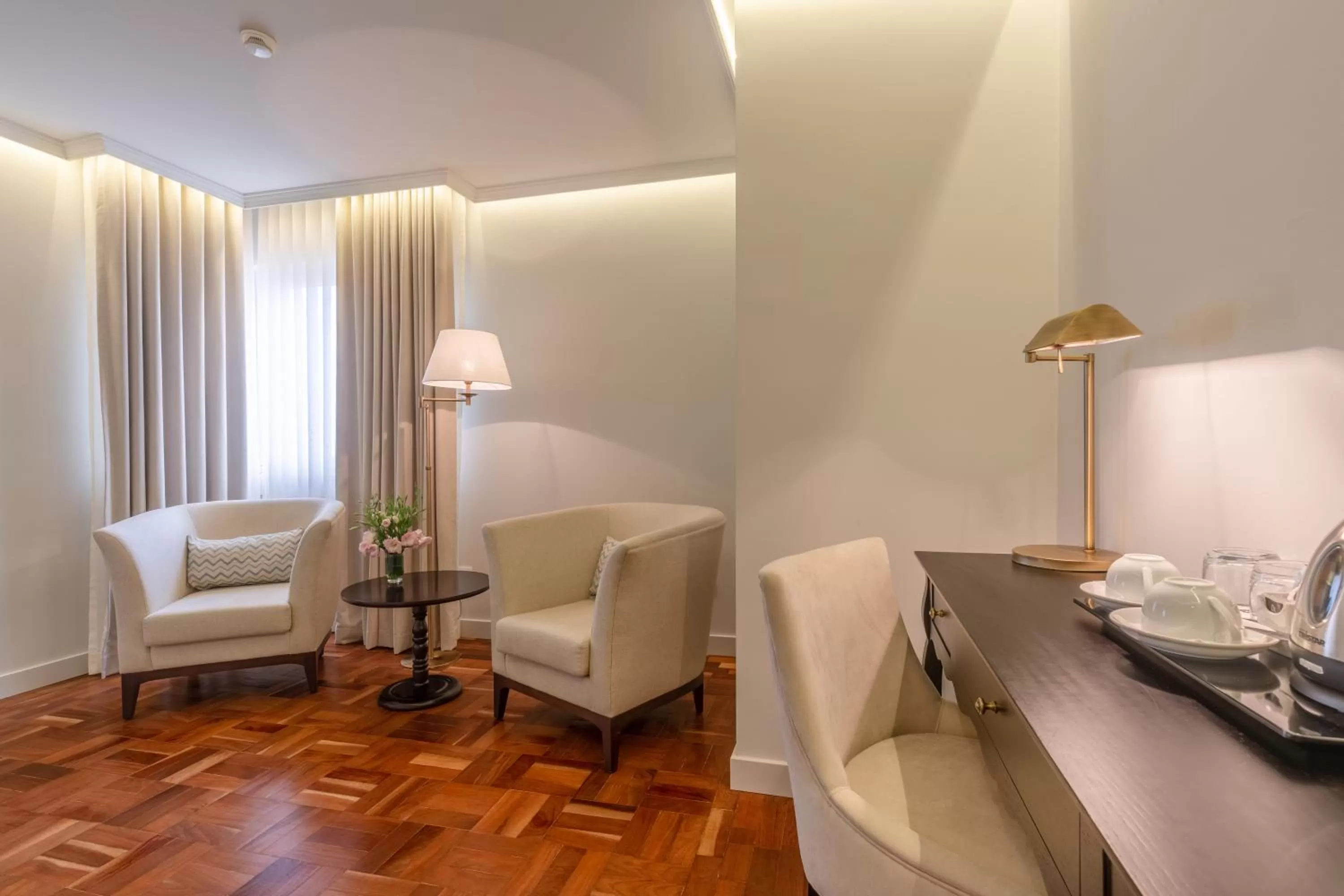 Photo of the whole room in Luna Hotel Turismo