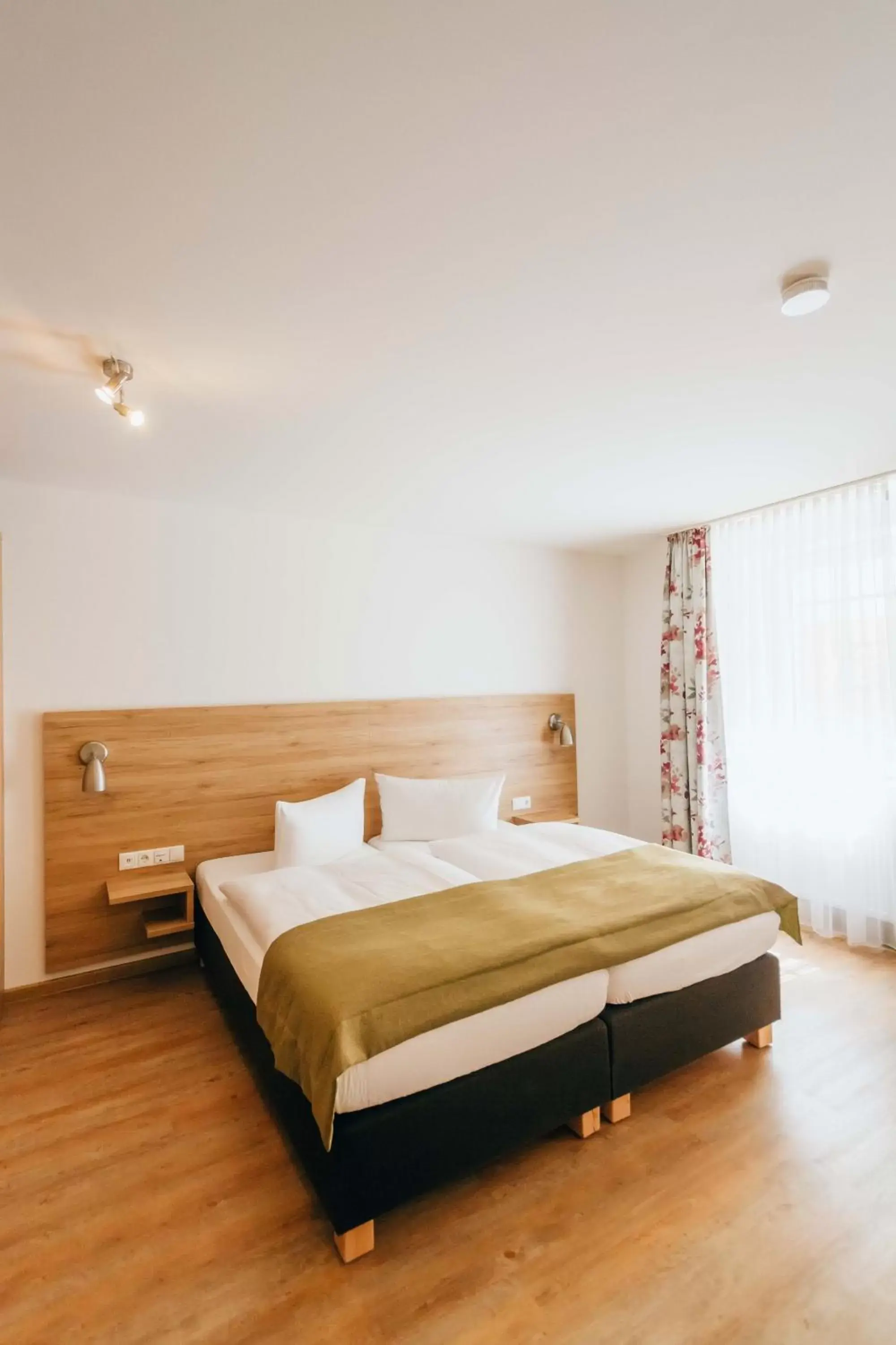 Triple Room - single occupancy - Disability Access in Hotel Andres Triple Room - single occupancy - Disability Access in Hotel Andres